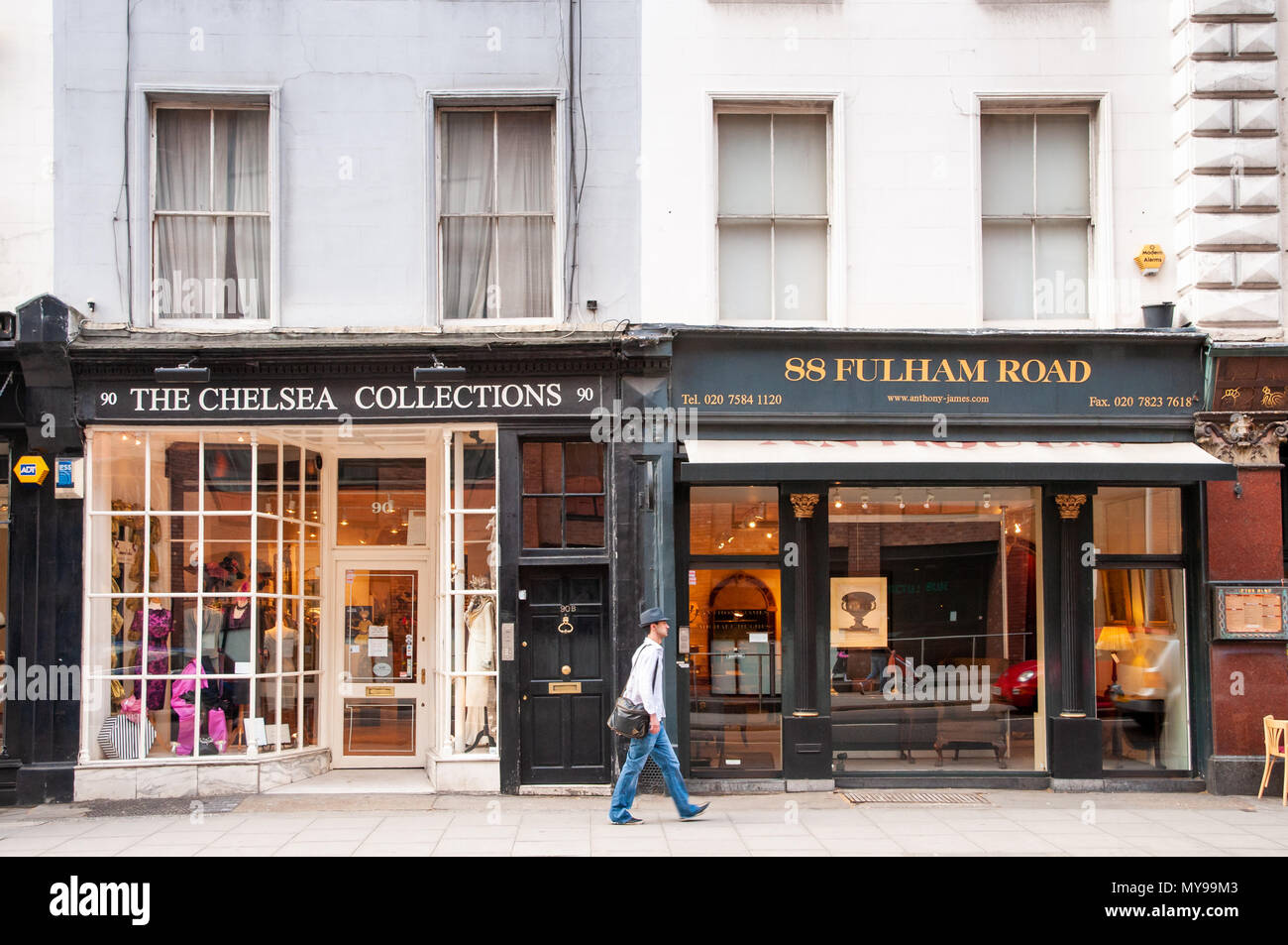 Die Geschäfte in der Fulham Road in Chelsea, London, Großbritannien Stockfoto