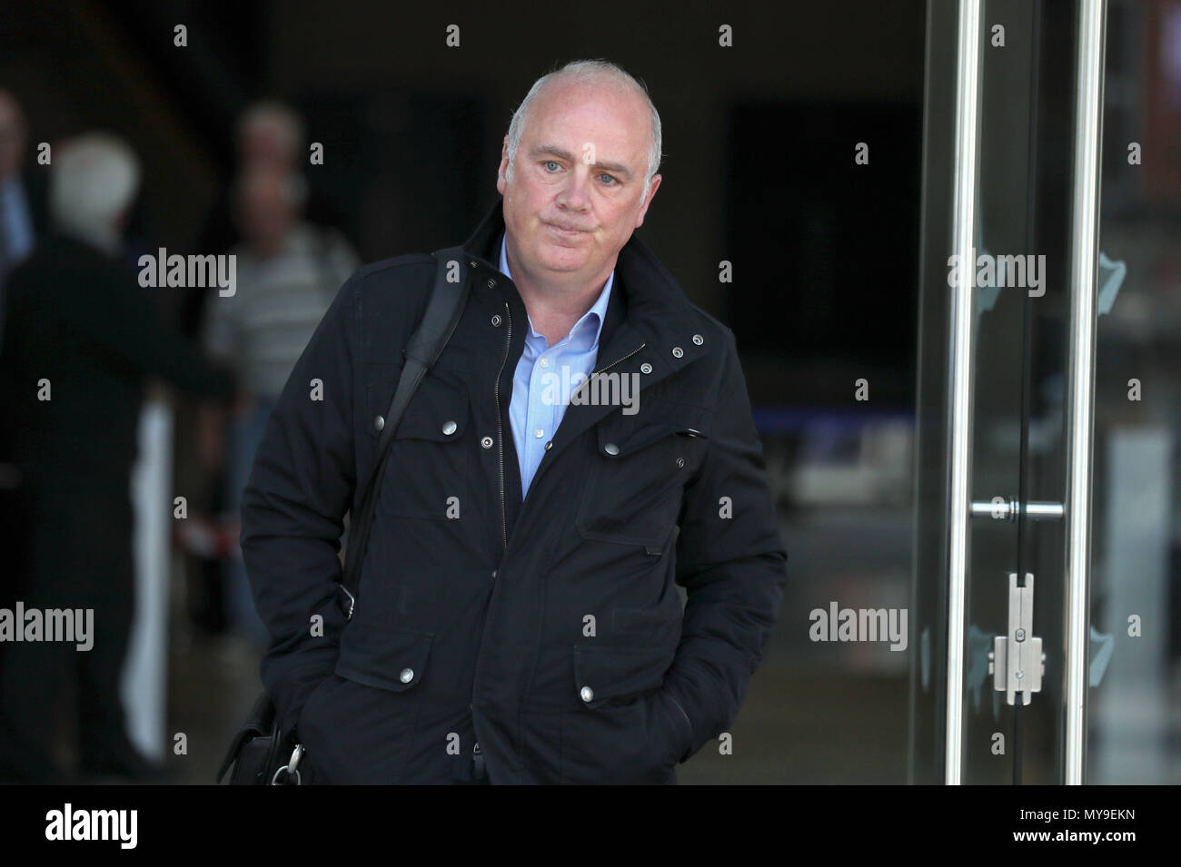 Ehemalige Anglo Irish Bank executive David Drumm außerhalb Dublins zentralen Strafgerichtshof, nachdem er schuldig von zwei Anklage wegen Betrugs nach leugnen arrangieren unehrlich oder betrügerische milliardenschwere Transfers Bücher des ausgefallenen Irischen Darlehensgeber in der Monate aufzuladen, bevor er Büste im Jahr 2008 gefunden wurde. Stockfoto