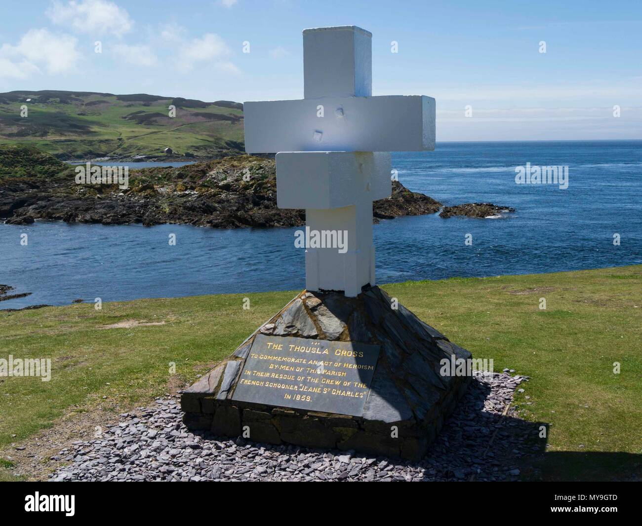 Die Thoula Kreuz erinnert an das Heldentum von Männern der Pfarrei in der Rettung der Besatzung von französischen Schoner "Jeane St Charles' 1858 Der Sound von der Insel Man Stockfoto