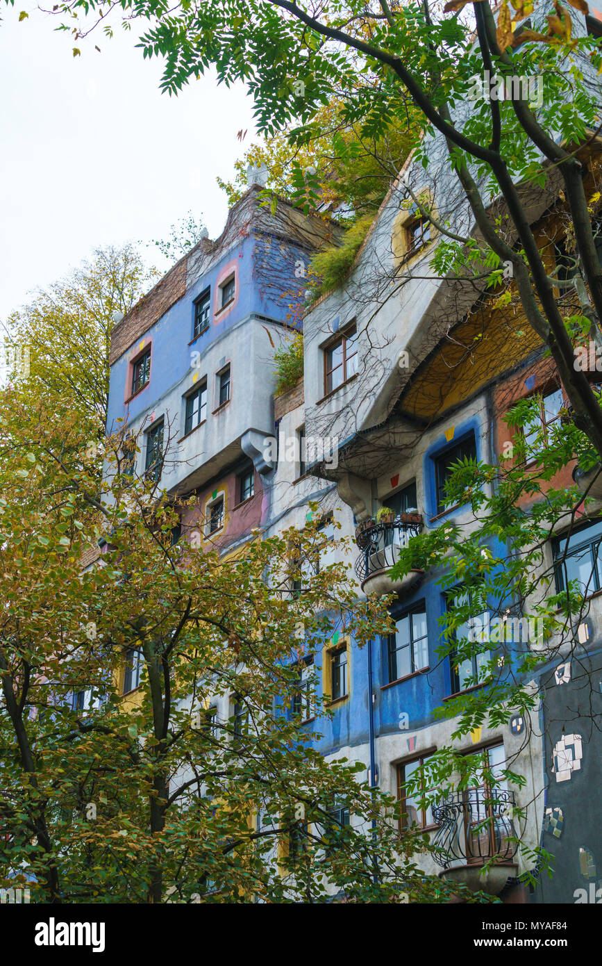 Wien, Österreich - 22. Oktober 2017: bunte Fassade des Hundertwasser haus, Sehenswürdigkeiten und touristische Attraktion center Stockfoto