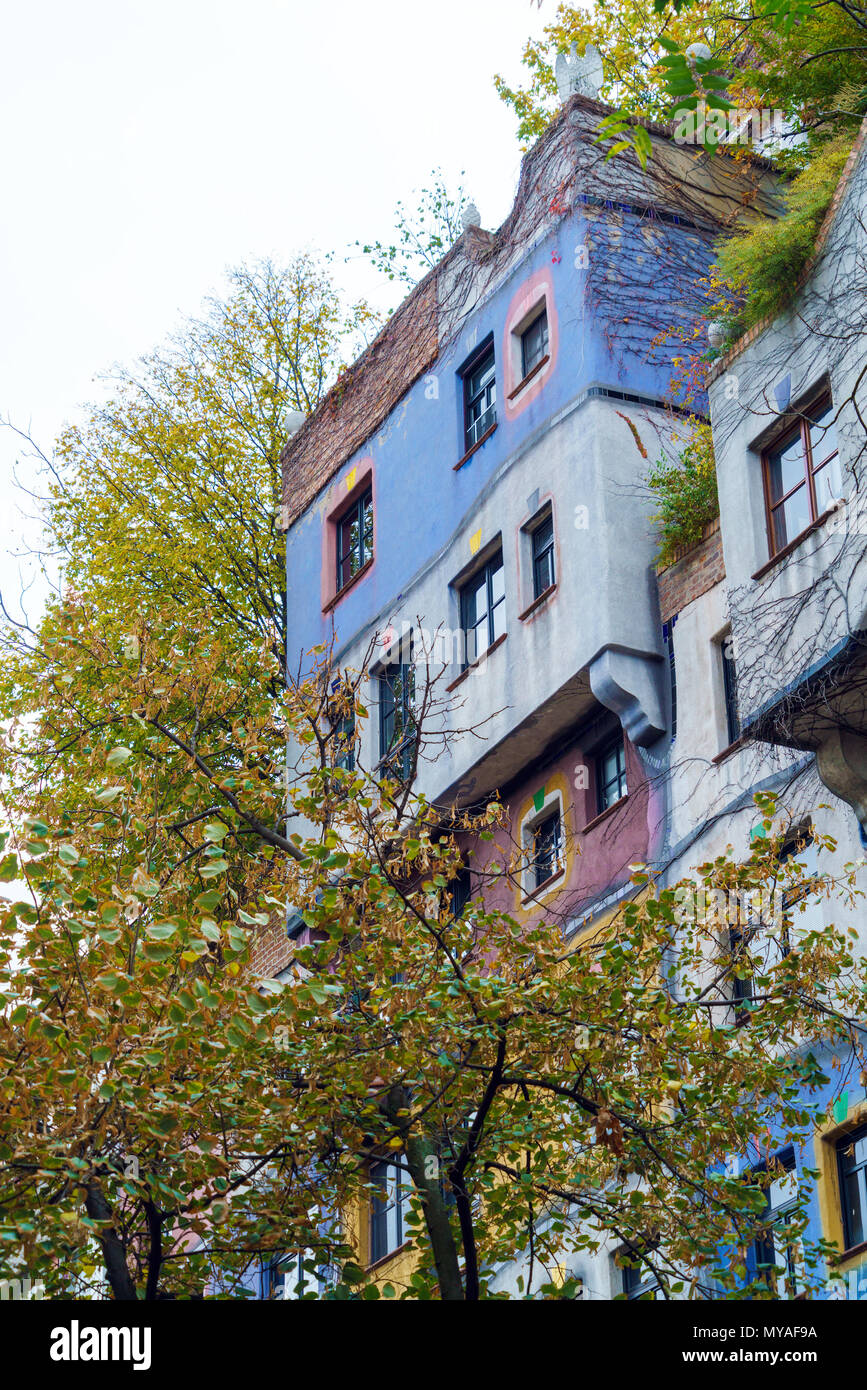 Wien, Österreich - 22. Oktober 2017: bunte Fassade des Hundertwasser haus, Sehenswürdigkeiten und touristische Attraktion center Stockfoto