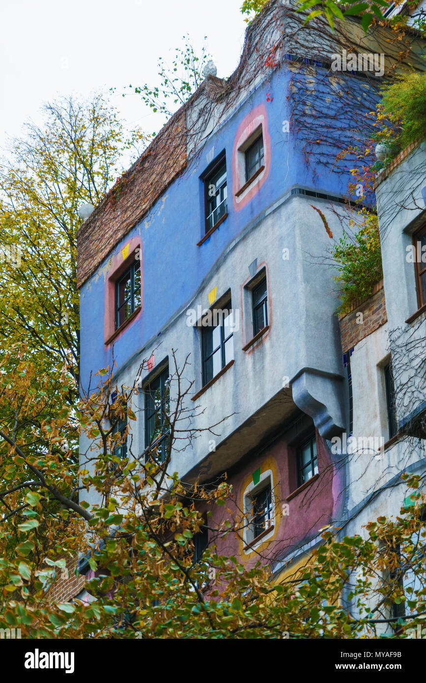 Wien, Österreich - 22. Oktober 2017: bunte Fassade des Hundertwasser haus, Sehenswürdigkeiten und touristische Attraktion center Stockfoto