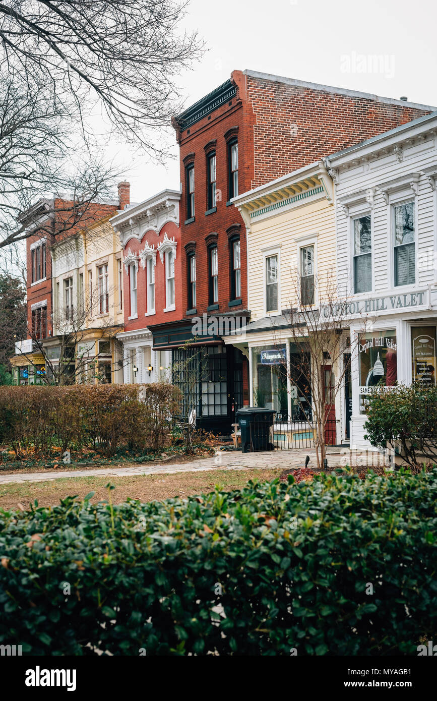 Geschäfte und Häuser auf der East Capitol Street in Capitol Hill, Washington, DC Stockfoto