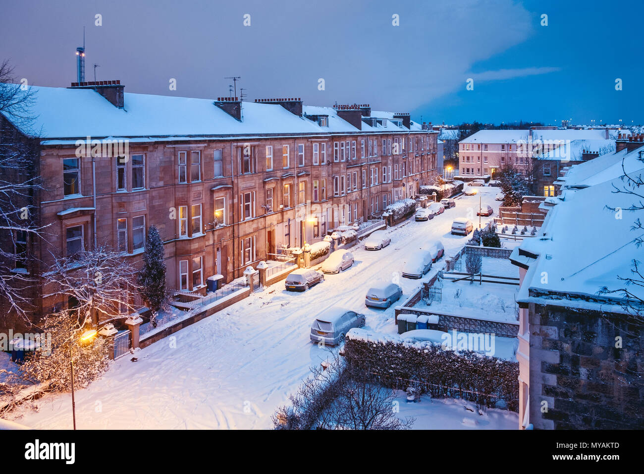 Blick von der Spitze des Abends im Innenhof der Stadt Glasgow im Winter Stockfoto