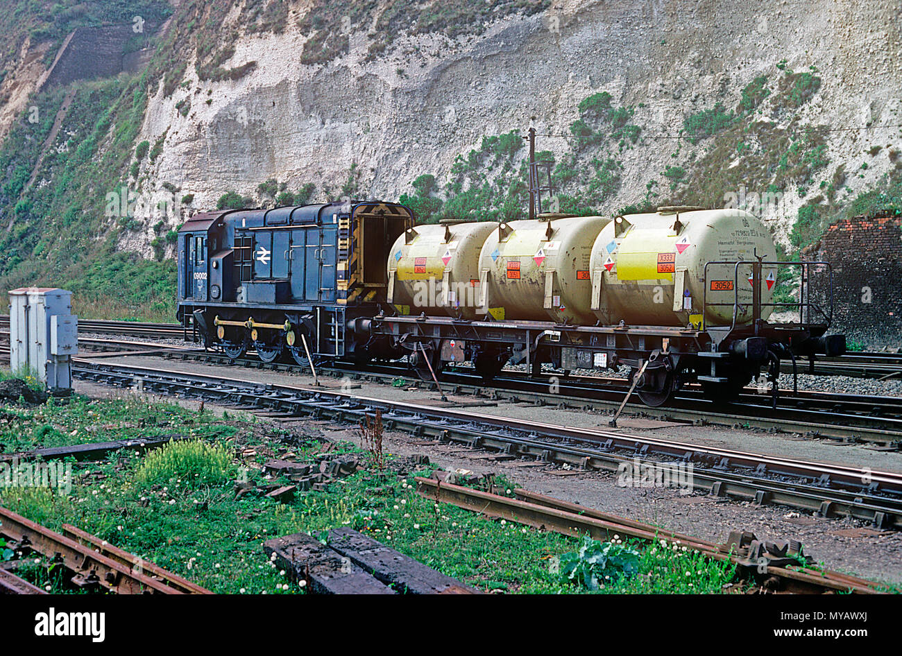 Eine Klasse 09 diesel Rangierlokomotive Nummer 09002 ist im Rangierdienst in Dover Stadt Hof am 11. Juli 1989. Stockfoto