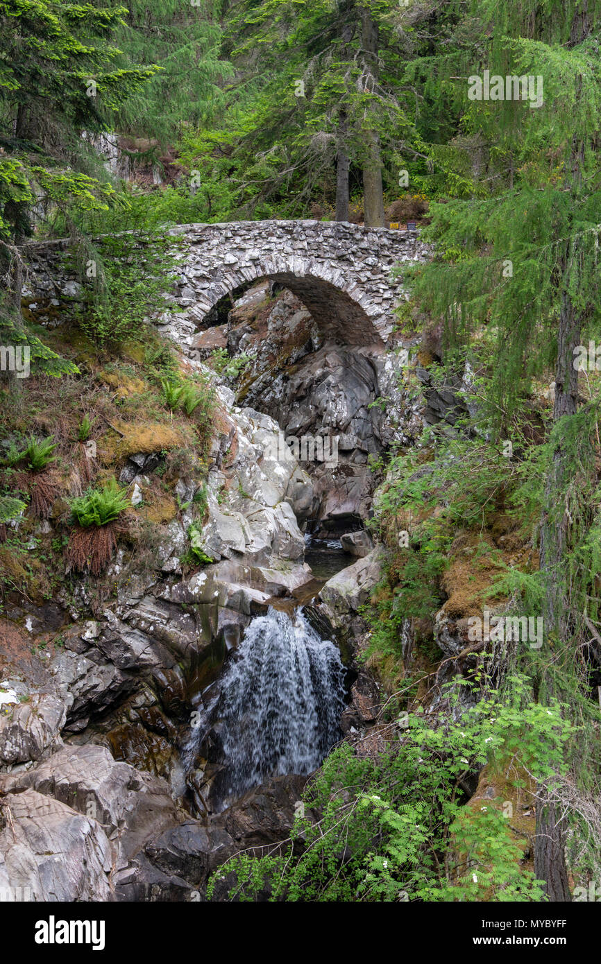 Die Wasserfälle von Bruar Touristenattraktion in Pitlochry, Schottland, Großbritannien Stockfoto