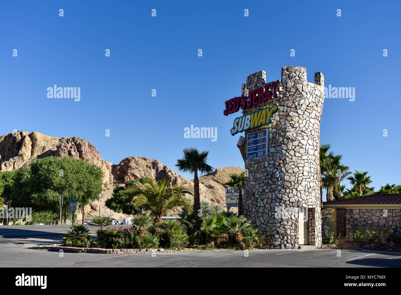 Touristische stoppen und Tankstelle in Beatty, Nevada Stockfoto