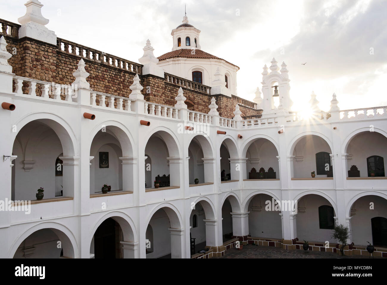 San Felipe Neri, einem neoklassizistischen Stil Kirche 1799 (ursprünglich ein Kloster gebaut) Es Funktioniert jetzt als Mädchen Pfarrschule. Sucre, Bolivien Stockfoto