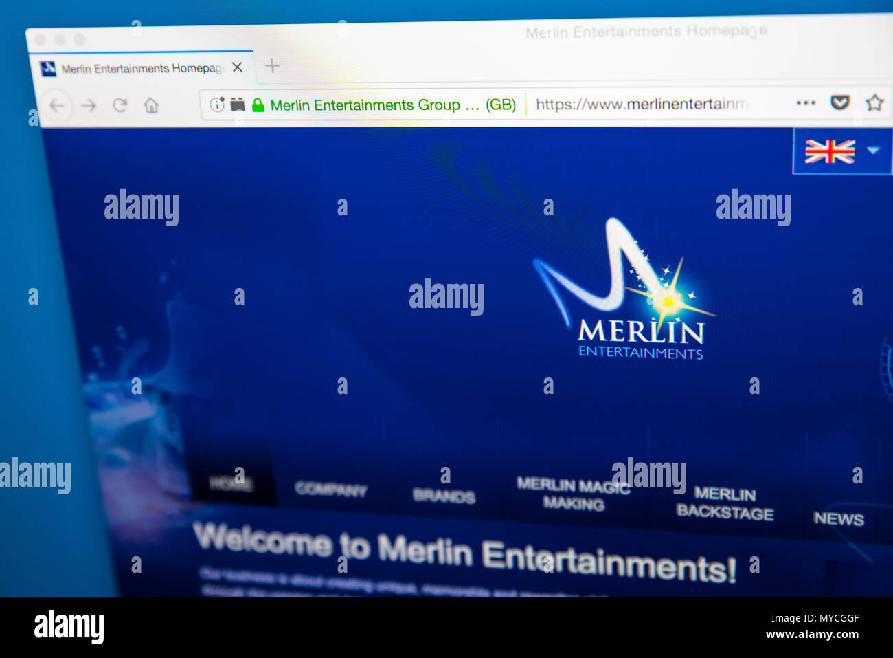 LONDON, UK, 23. Mai 2018: Die Homepage der Website für Merlin Entertainments - eine Firma, die 127 Attraktionen, 19 Hotels und 7 Villa Stockfoto