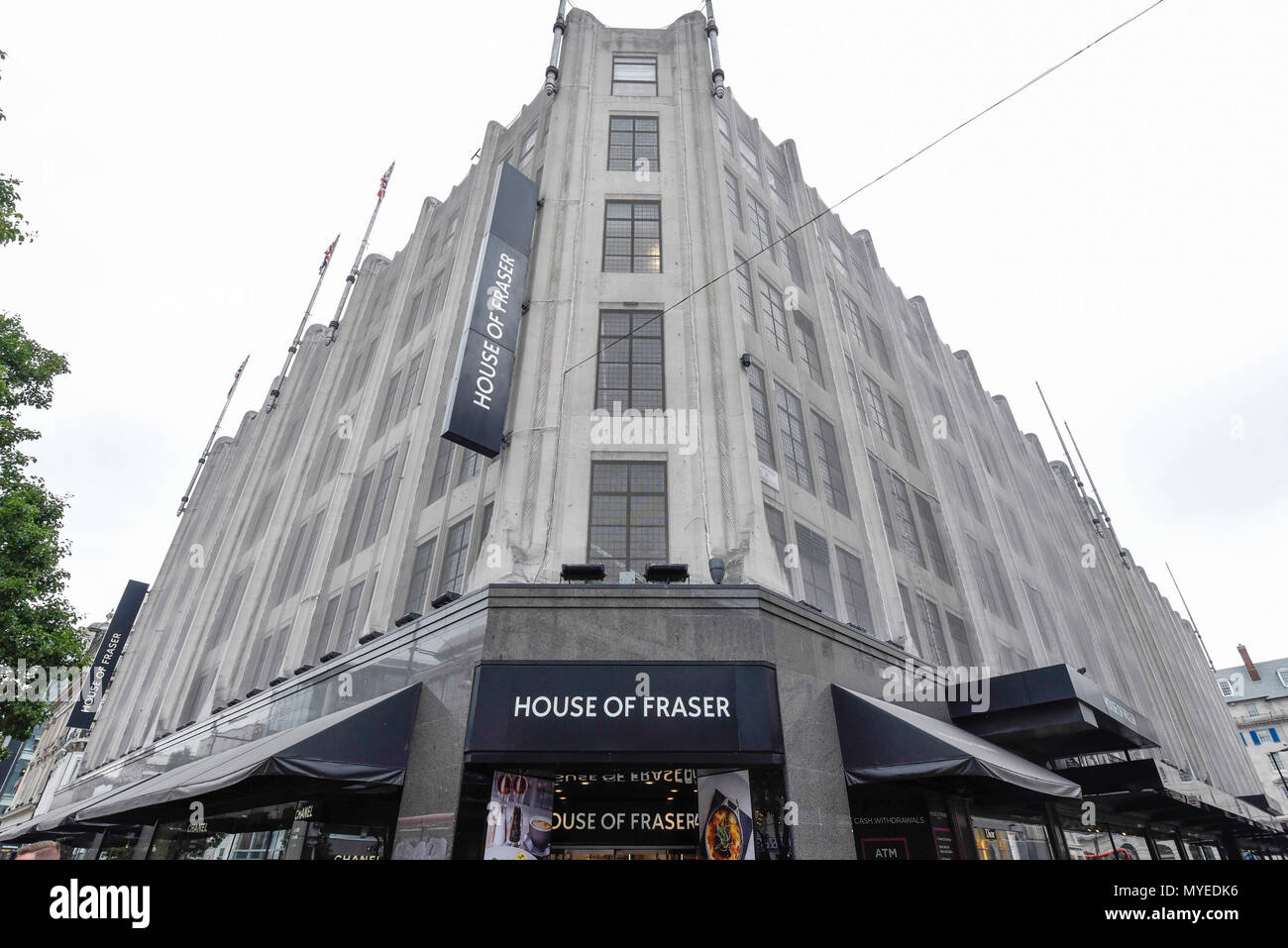London, Großbritannien. Vom 7. Juni 2018. Das Äußere der Flagship Store von House of Fraser in der Oxford Street. Es wird berichtet, dass die kaufhauskette House of Fraser Pläne zu 31 seiner 59 Läden schliessen, mit 6.000 betroffenen Arbeitsplätze. Der Flagship Store wird Anfang 2019 schließen, wenn die Rettung viel Erlös, der bedarf der Zustimmung von 75% der Gläubiger als Teil der Unternehmen freiwillige Vereinbarungen. Credit: Stephen Chung/Alamy leben Nachrichten Stockfoto