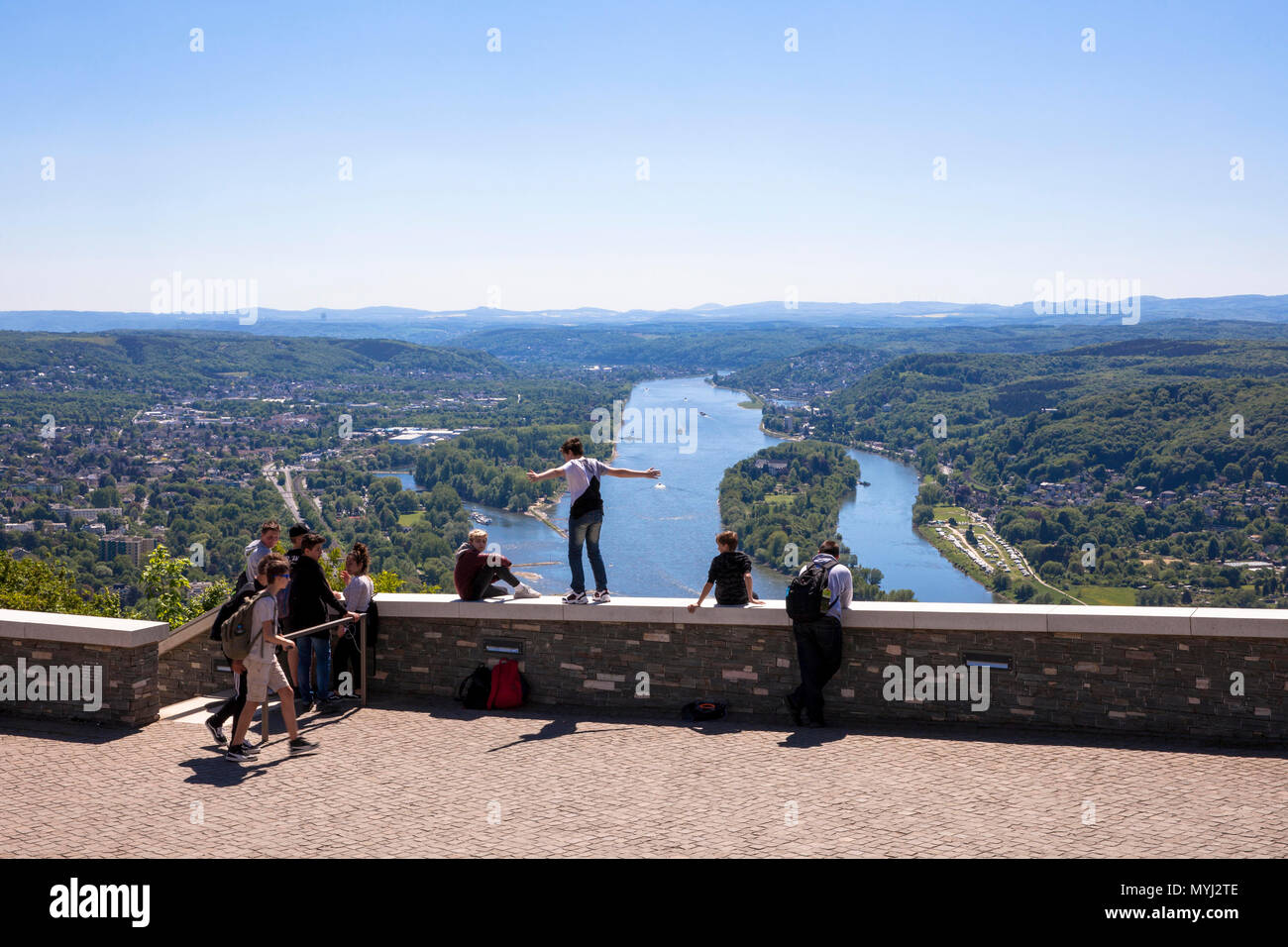 Deutschland, Siebengebirge, Blick vom Drachenfels in Königswinter am Rhein, Blick nach Süden, Insel Nonnenwerth. Deutschland, S Stockfoto