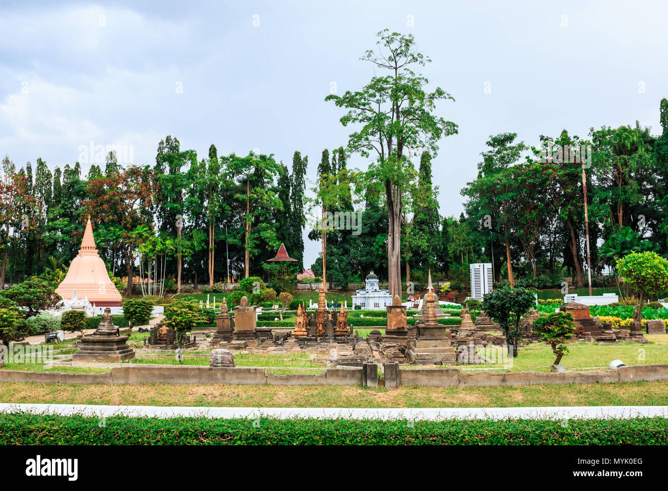 PATTAYA, THAILAND - Dezember 27, 2014: Blick auf Mini Siam Park. Mini Siam ist ein berühmter Miniaturpark Attraktion. Es war im Jahre 1986 konstruiert worden Stockfoto