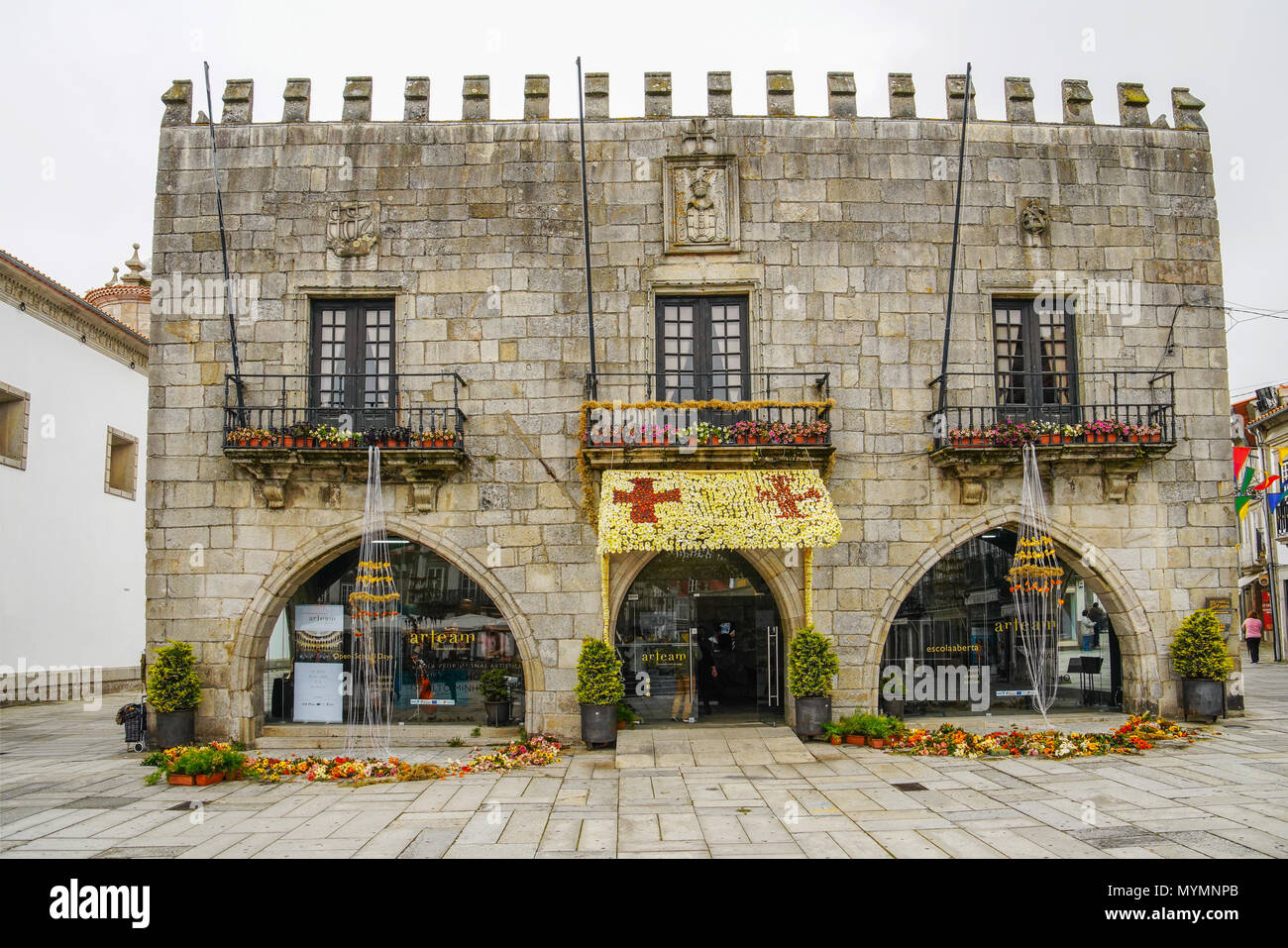 Straßenansicht des gotischen Rathauses in Viana do Castelo Zentrum, Portugal. Stockfoto