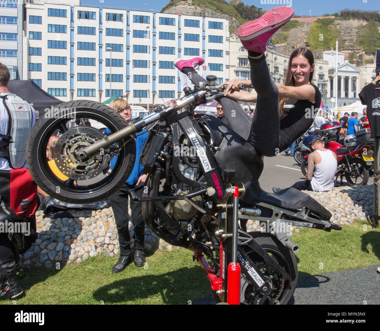 Motorradfahrer aus ganz Europa treffen sich in Hastings feiert 40 Jahre des legendären Mayday laufen auf der Bike 1066. Großbritanniens größte kostenlose-zu-besuchen Motorrad Festival, Mayday Bank Holiday Wochenende 2018 Mit: Atmosphäre, wo: East Sussex, England, Großbritannien Wann: 07. Mai 2018 Credit: Wheatley/WANN Stockfoto