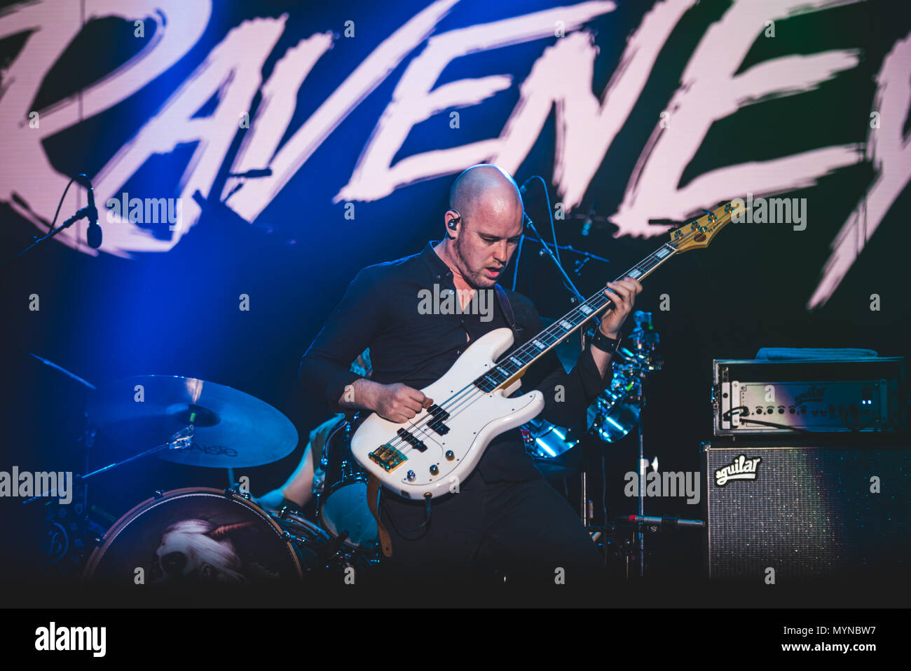 Turin, Italien. 15 Mai, 2017. Die englische Rockband Raveneye dargestellt, die live auf der Bühne im Pala Alpitour, Öffnung für die Kiss' World Tour 2017. Credit: Alessandro Bosio/Pacific Press/Alamy leben Nachrichten Stockfoto