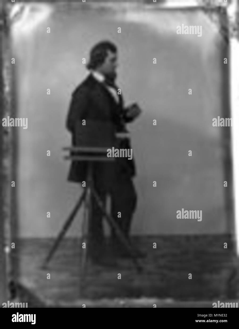 . Titel: [Fotograf Tim Townsend, full-length Portrait, neben der Kamera, rechts Richtung, wahrscheinlich in seinem Studio in Iowa City, Iowa] Schöpfer (s): Wetherby, Isaac Augustus, 1819-1904, Fotograf Datum erstellt/Veröffentlicht: [Ca. 1869] Medium: 1 Fotoabzug. Reproduktion Number: LC-USZ 62-3529 (b&w film Kopieren neg.) Repository: Bibliothek des Kongresses Drucke und Fotografien Abteilung Washington, D.C. 20540 USA Original (Glas Folie) Foto auf das Figge Art Museum, das früher das Davenport Municipal Art Gallery, Davenport, Iowa. Erschienen in: Standpunkte; eine Auswahl aus den bildhaften Co Stockfoto