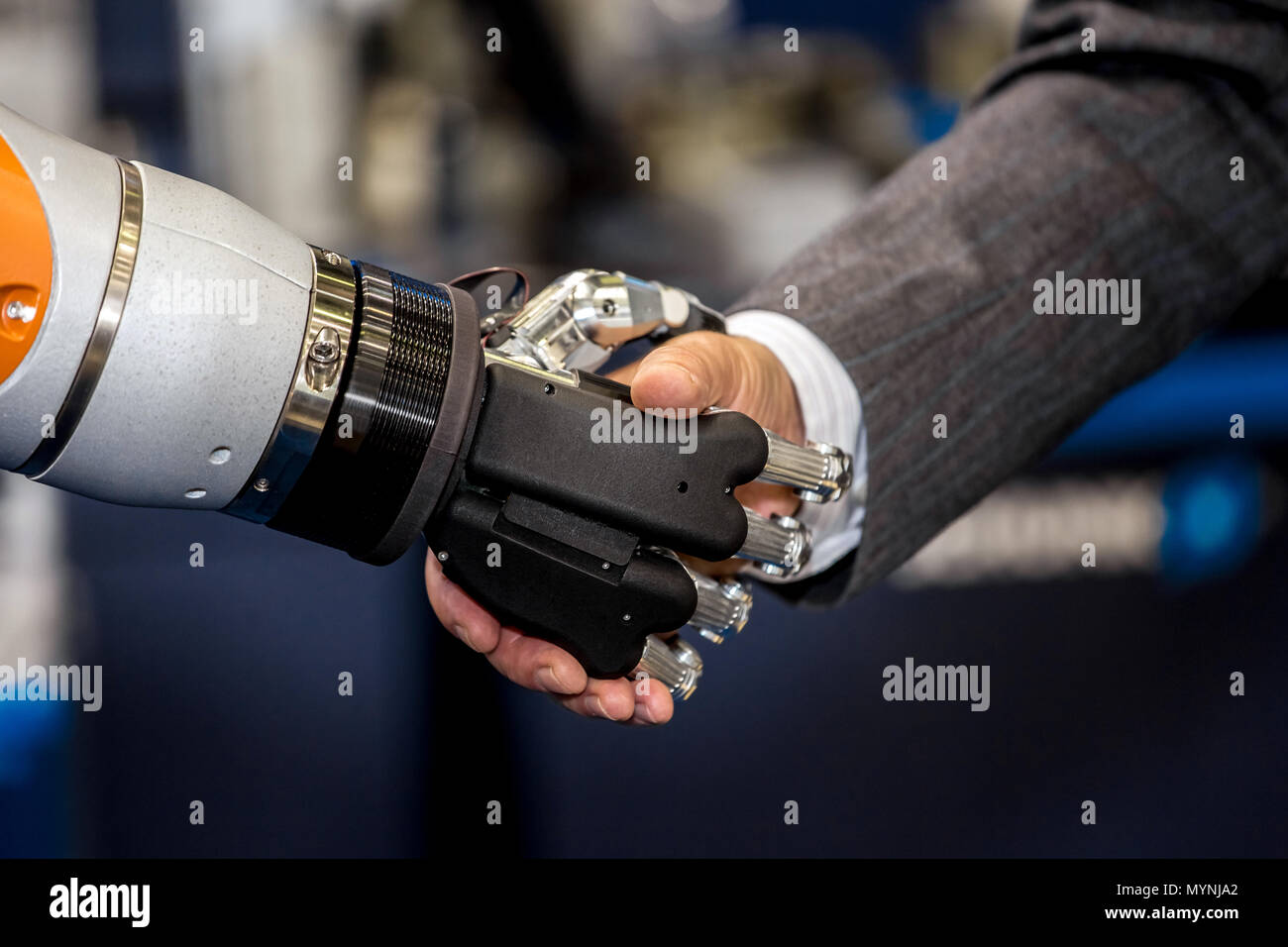 Roboter Hand schütteln Stockfoto