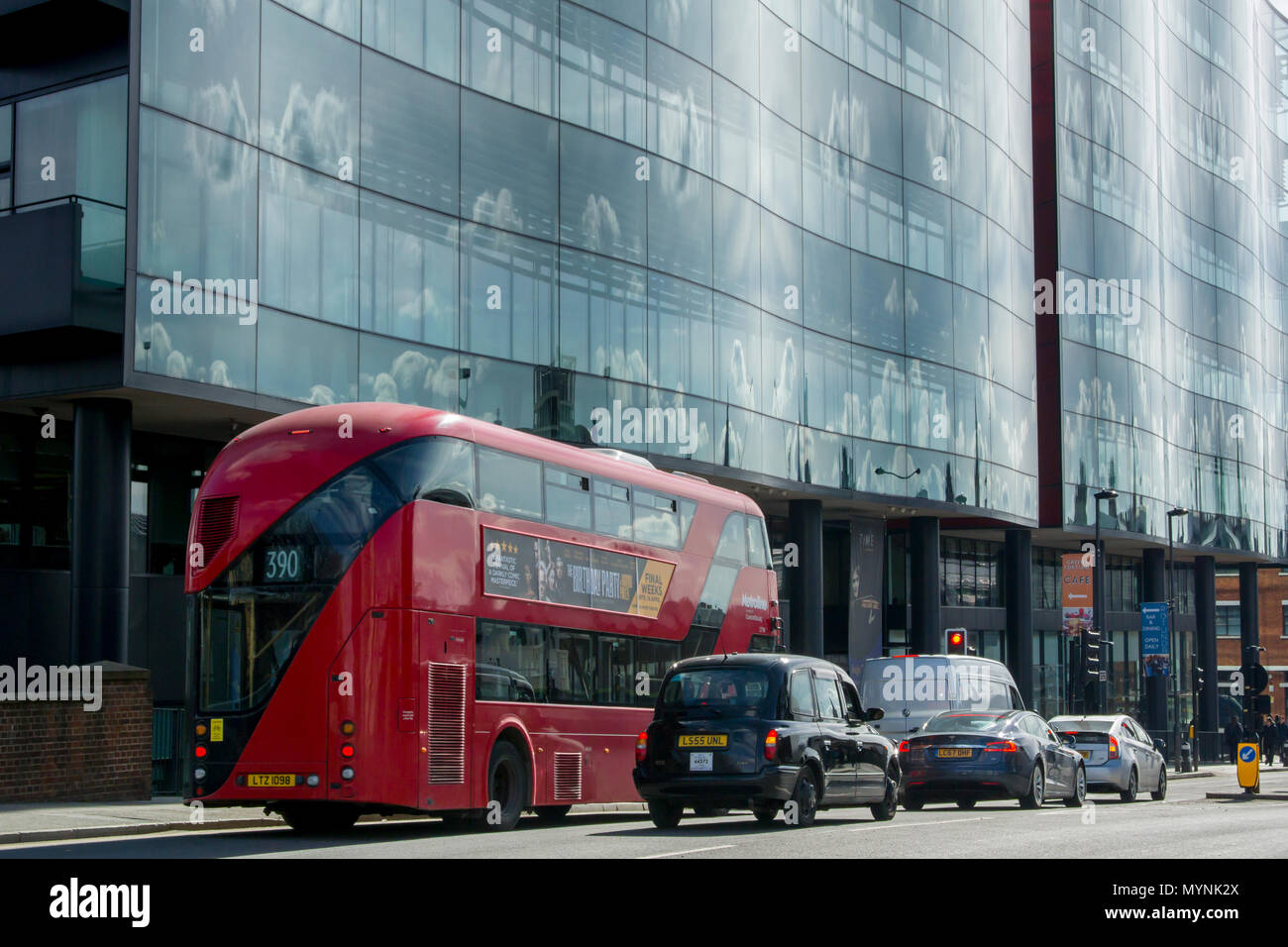 Europa, Großbritannien, England, London, Kings Cross Heatherwick bus Stockfoto