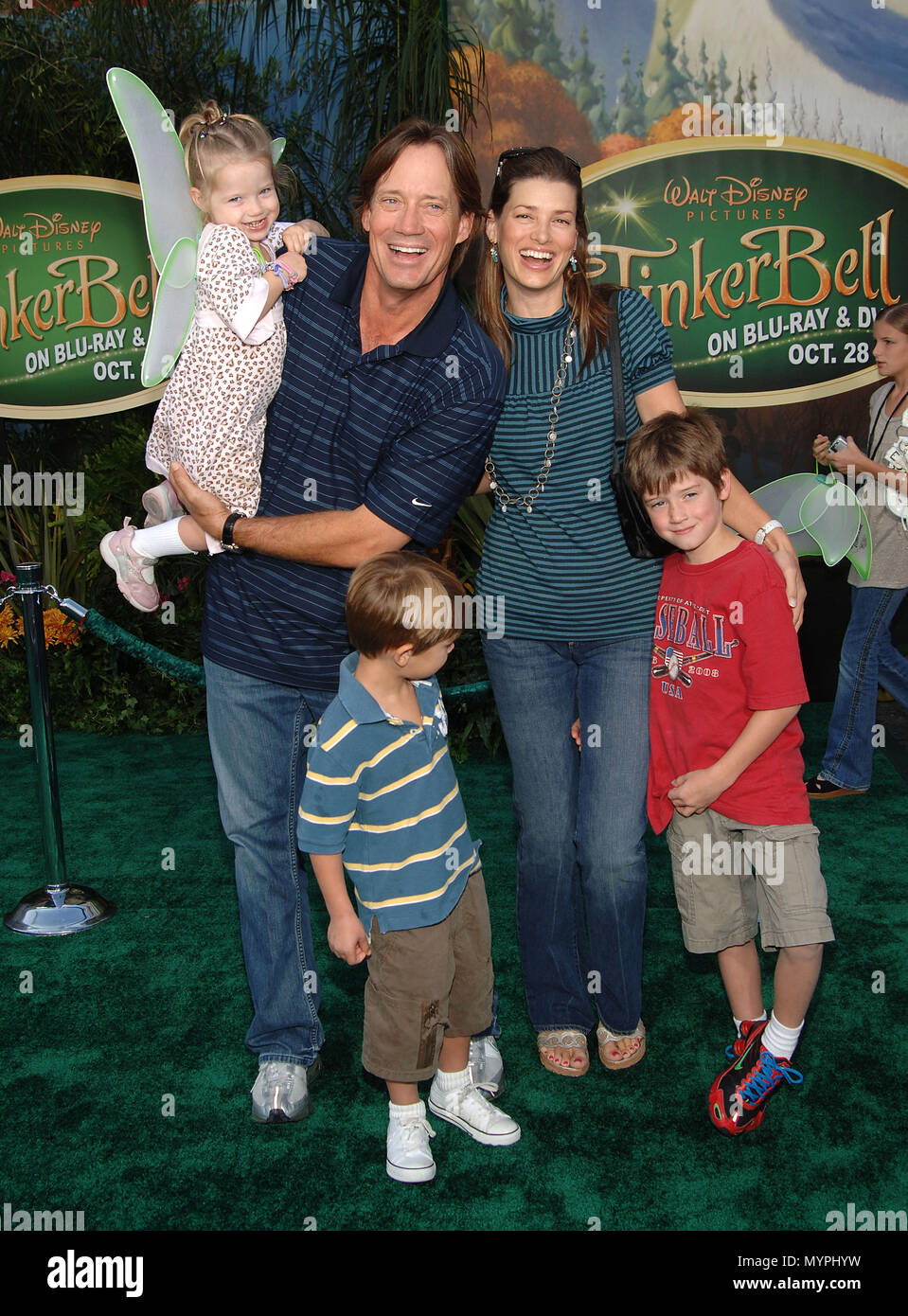 Kevin Sorbo Mit Frau Sam Mit Tochter Und Sohne Tinker Bell Premiere Am El Capitan Theatre In Los Angeles 07 Sorbokevin Sam Kinder 07 Veranstaltung In Hollywood Leben Kalifornien Red