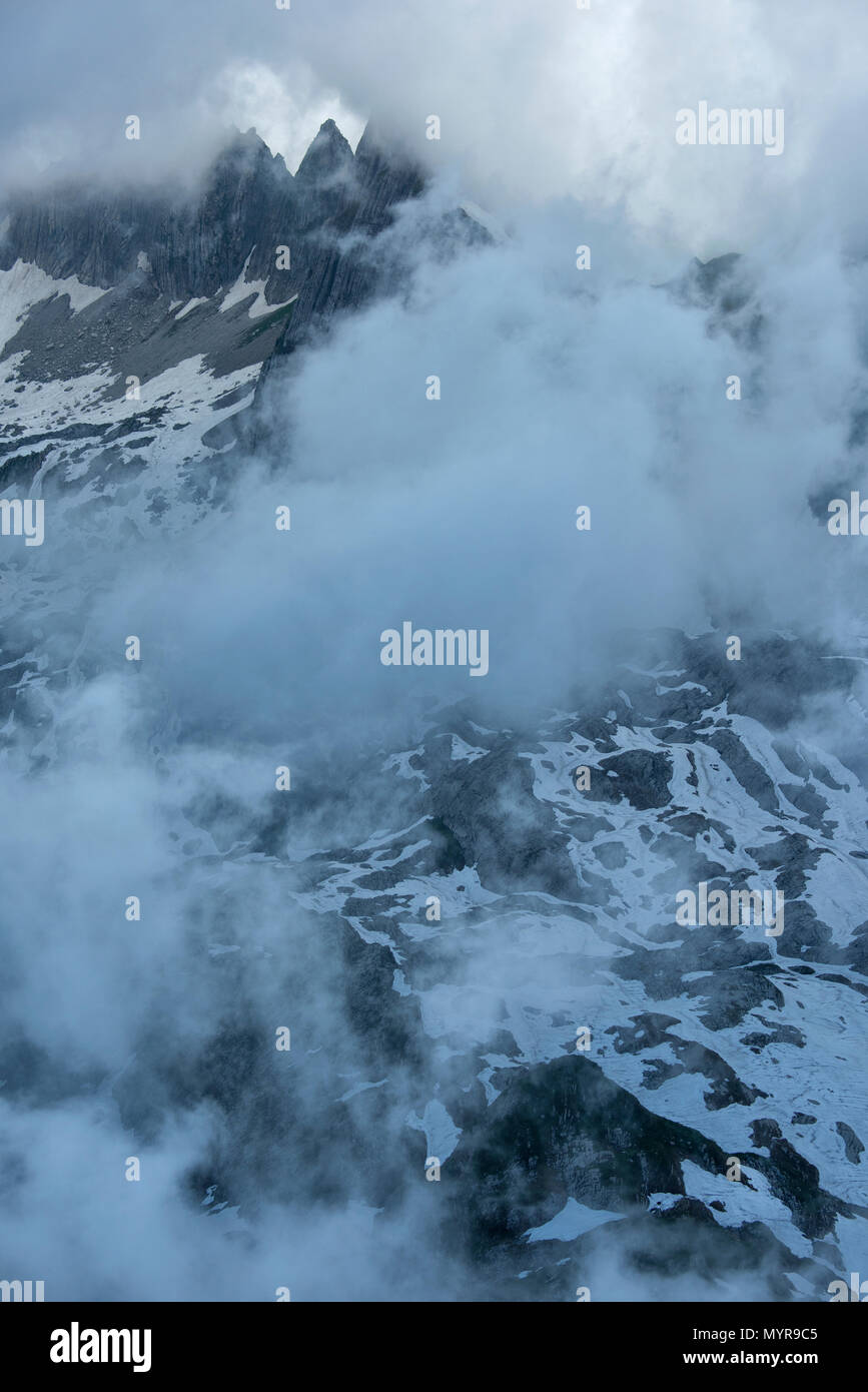 Europa, Schweiz, Appenzell, Berg Säntis, Spitzen im Nebel, Stockfoto