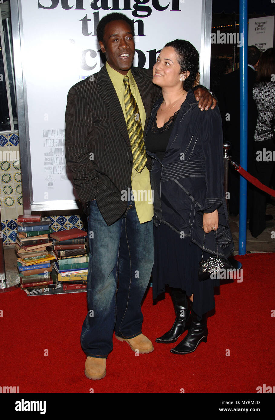 Don Cheadle Und Frau Brigit Ankommen In Der Fremde Als Fiktion Premiere Auf Dem Westwood Village Theaterin Los Angeles In Voller Lange 13 Cheadledon Birgit 012 Veranstaltung In Hollywood Leben Kalifornien