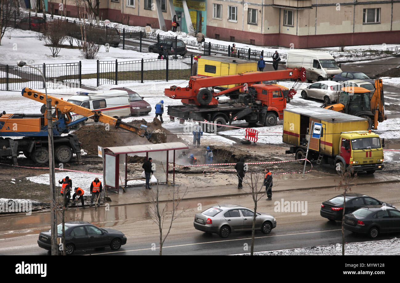St. Petersburg, Russland, Februar 1,03, 2013. Unfall im kommunalen Pipeline im Winter Stockfoto
