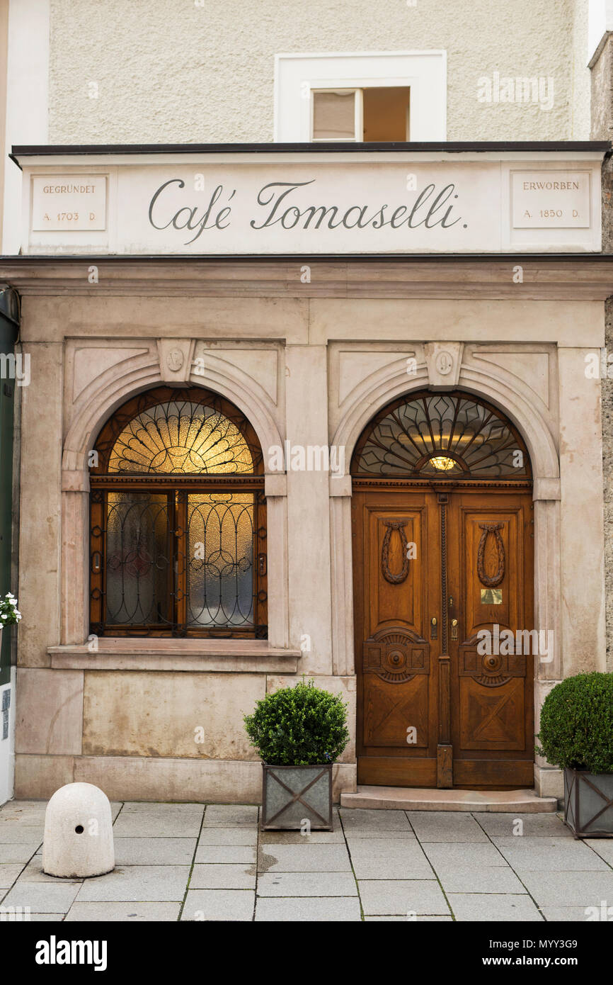 Eine historische Cafe in Salzburg, Österreich. Stockfoto