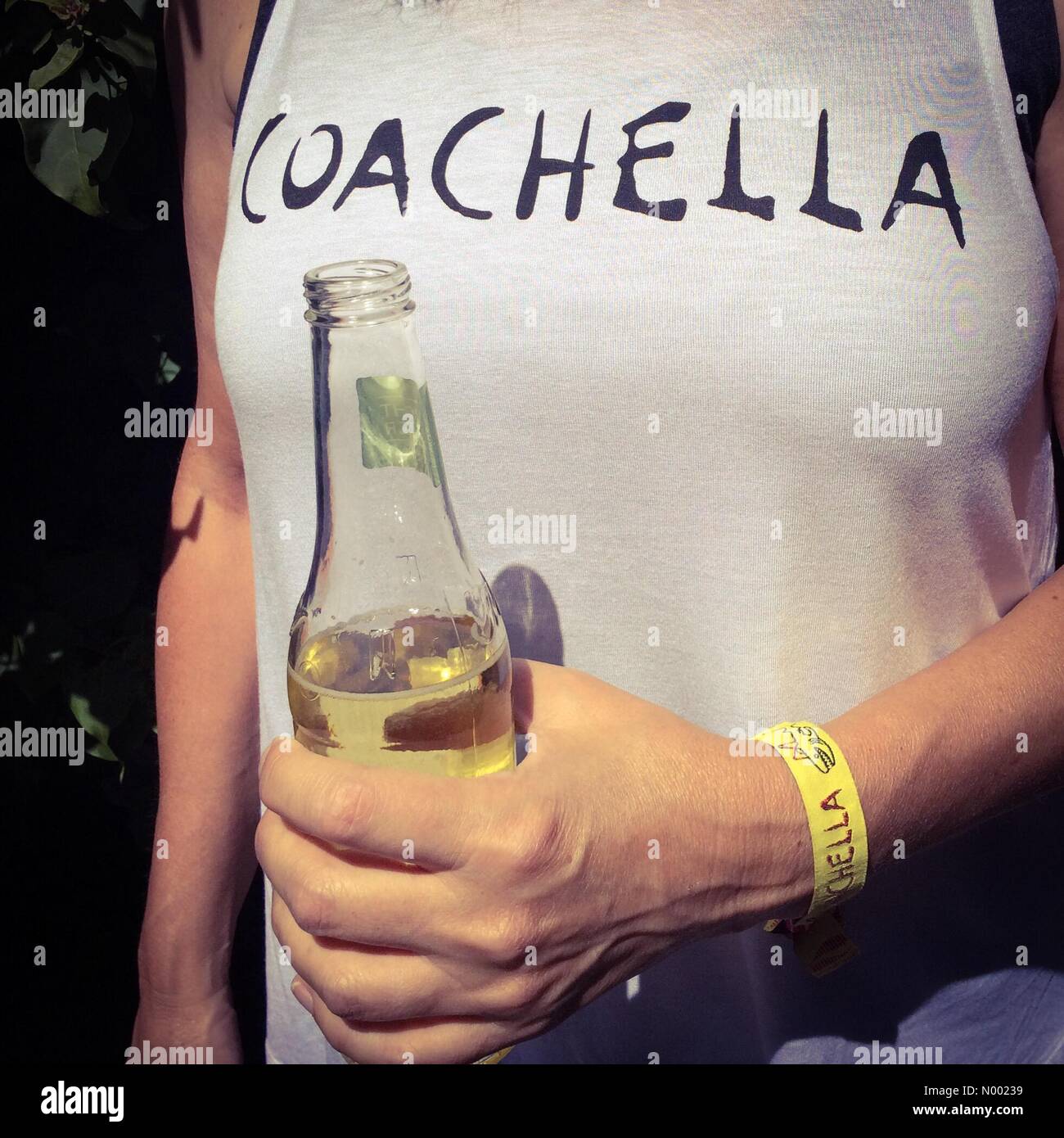 Indio, Kalifornien 9. April 2015 des Coachella Valley Music and Arts Festival. Shirt von H & M liebt Coachella Sammlung. Stockfoto