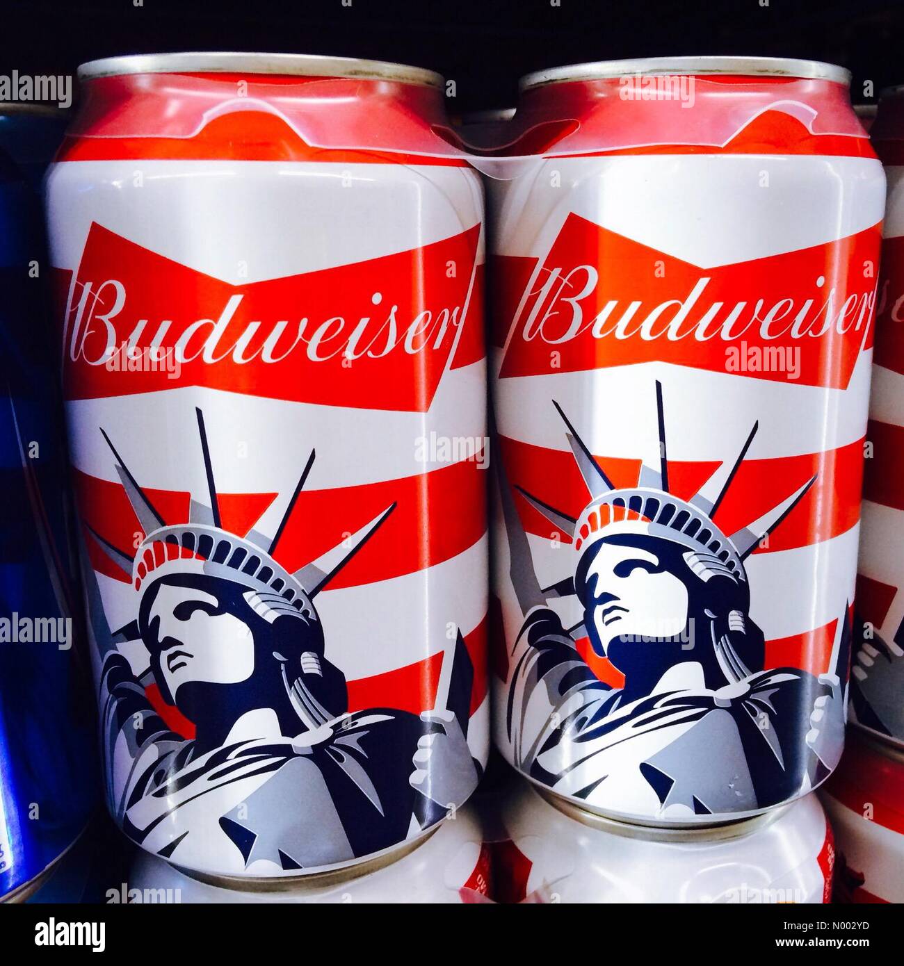 Budweiser Bier in patriotischen Statue of Liberty begrenzt Special Edition Sommer Verpackung. Stockfoto