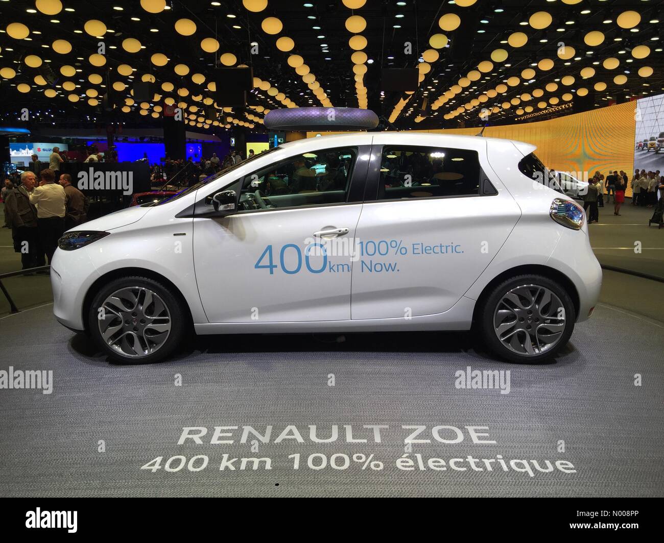 Paris, Frankreich. 29. September 2016. Weltpremiere der neuesten Inkarnation des Renault Zoe Elektroauto jetzt mit behauptete Reichweite von 400 km bei der Paris Motor Show Credit: highbrow / StockimoNews/Alamy Live News Stockfoto