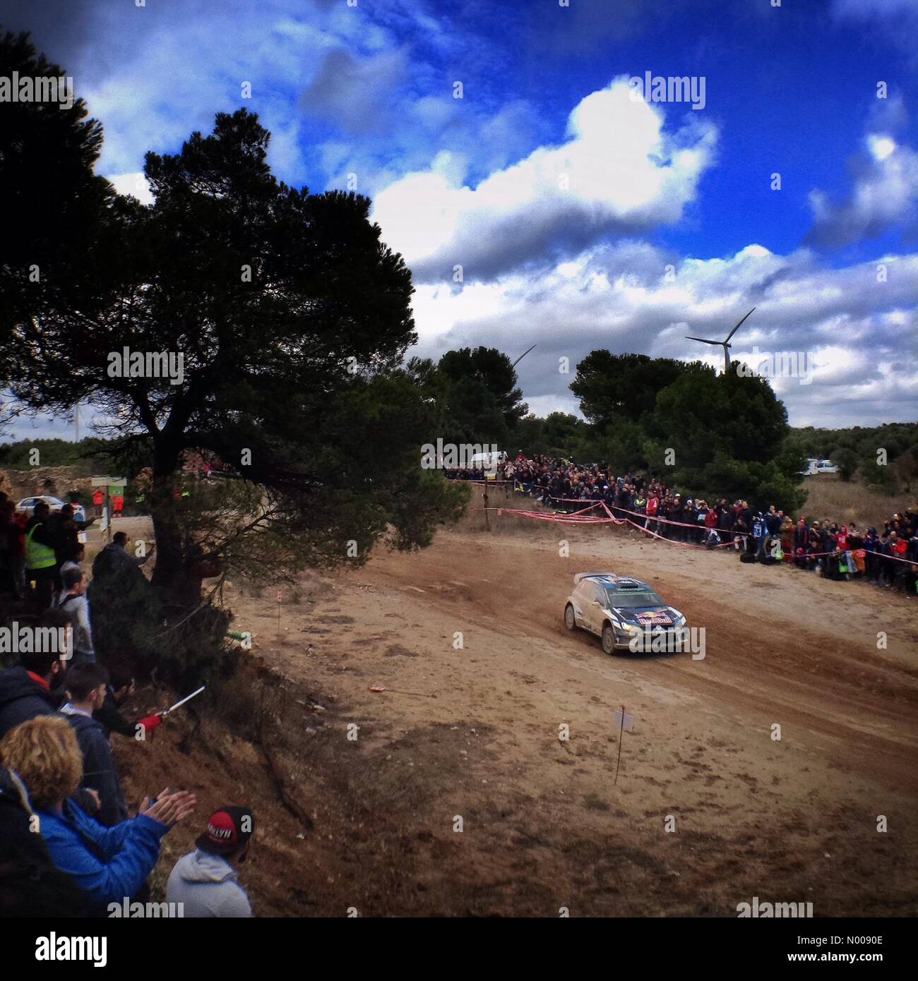 14.10.2016 WRC World Rally Championship RACC Rally de España SS7 Terra Alta 2 [La Fatarella] - Andreas Mikkelsen/Anders Jaener in ihren Volkswagen Polo R WRC Rallye Auto, Katalonien, Spanien. Stockfoto