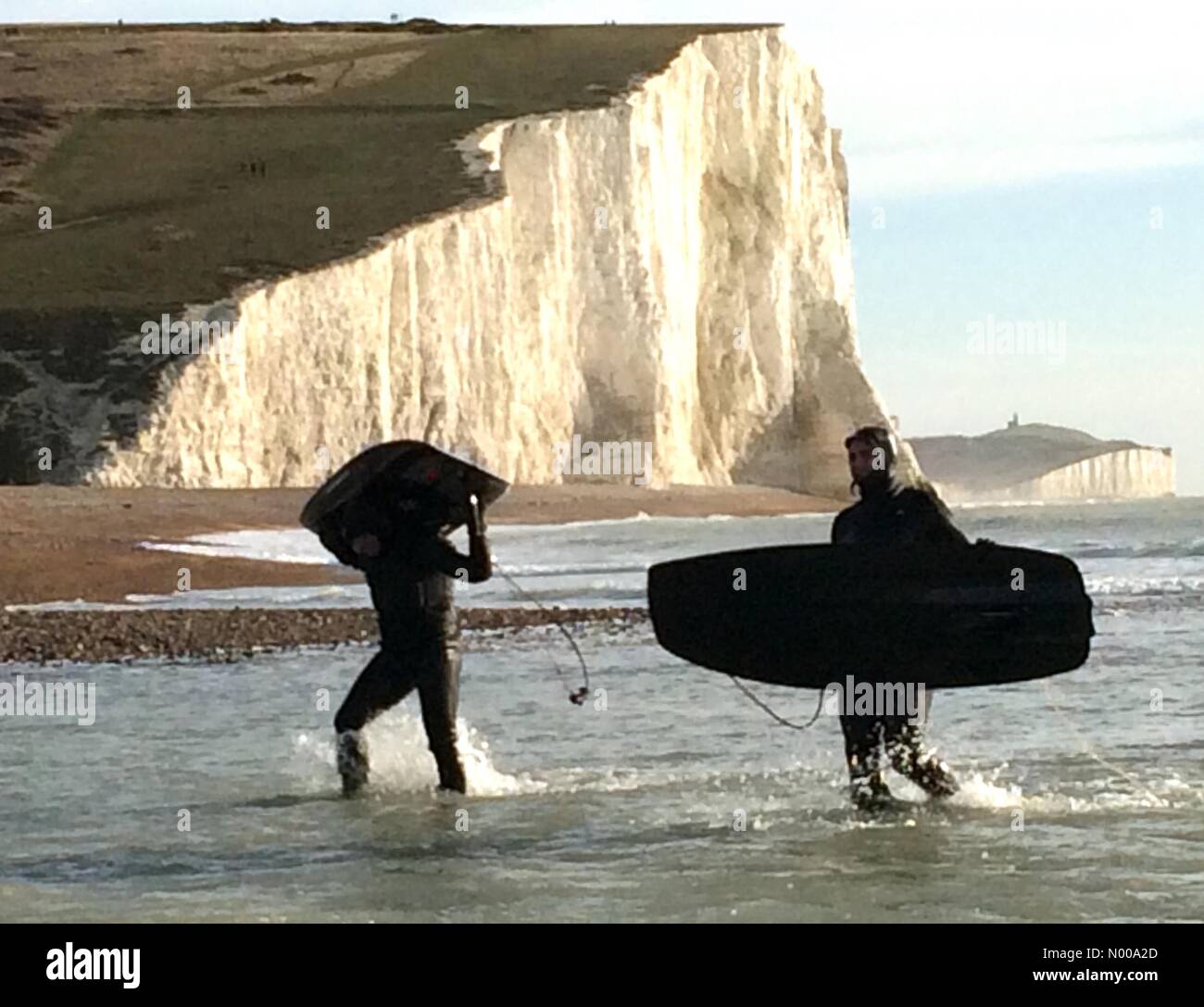 Cuckmere, East Sussex. 26. Dezember 2016. Jet-Surfer lassen das Meer an einem sonnigen Tag Boxen an der Küste von Sussex. Peter Cripps / Stockimo / Alamy Live News Stockfoto