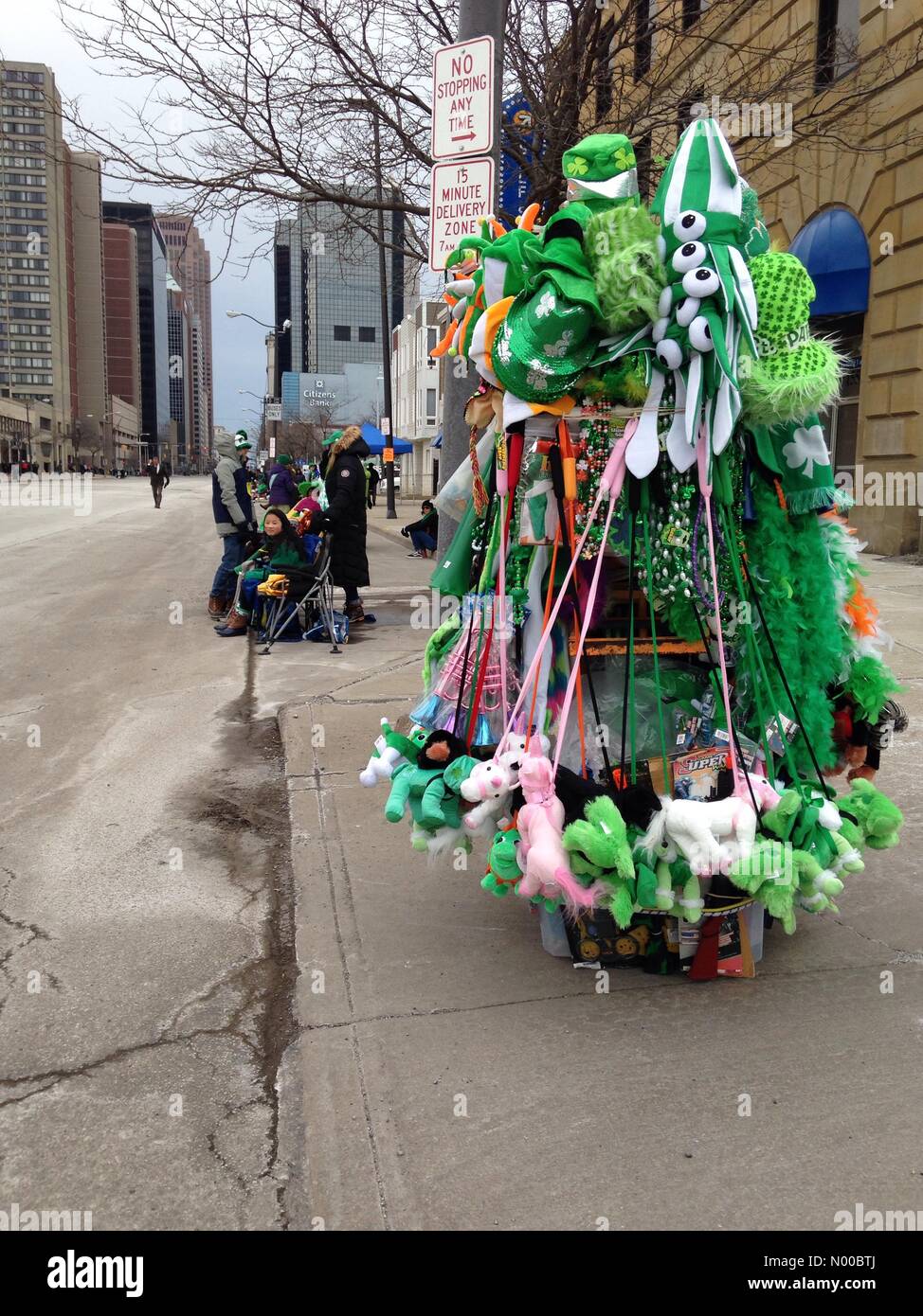 Cleveland, USA. 17. März 2017. St. Patricks Day Festival an einem kalten Tag in Cleveland, Ohio. Bildnachweis: Mark Kanning / StockimoNews/Alamy Live News Stockfoto
