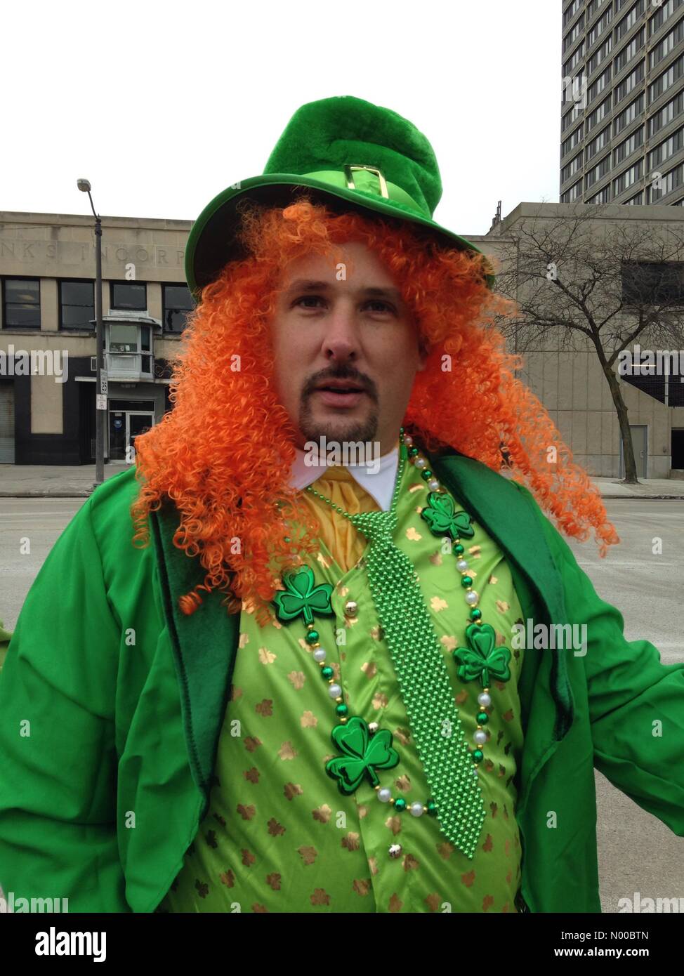 Cleveland, USA. 17. März 2017. Curtis LaBarbera bereit für die Cleveland Ohio St. Patricks parade Credit: Mark Kanning / StockimoNews/Alamy Live News Stockfoto