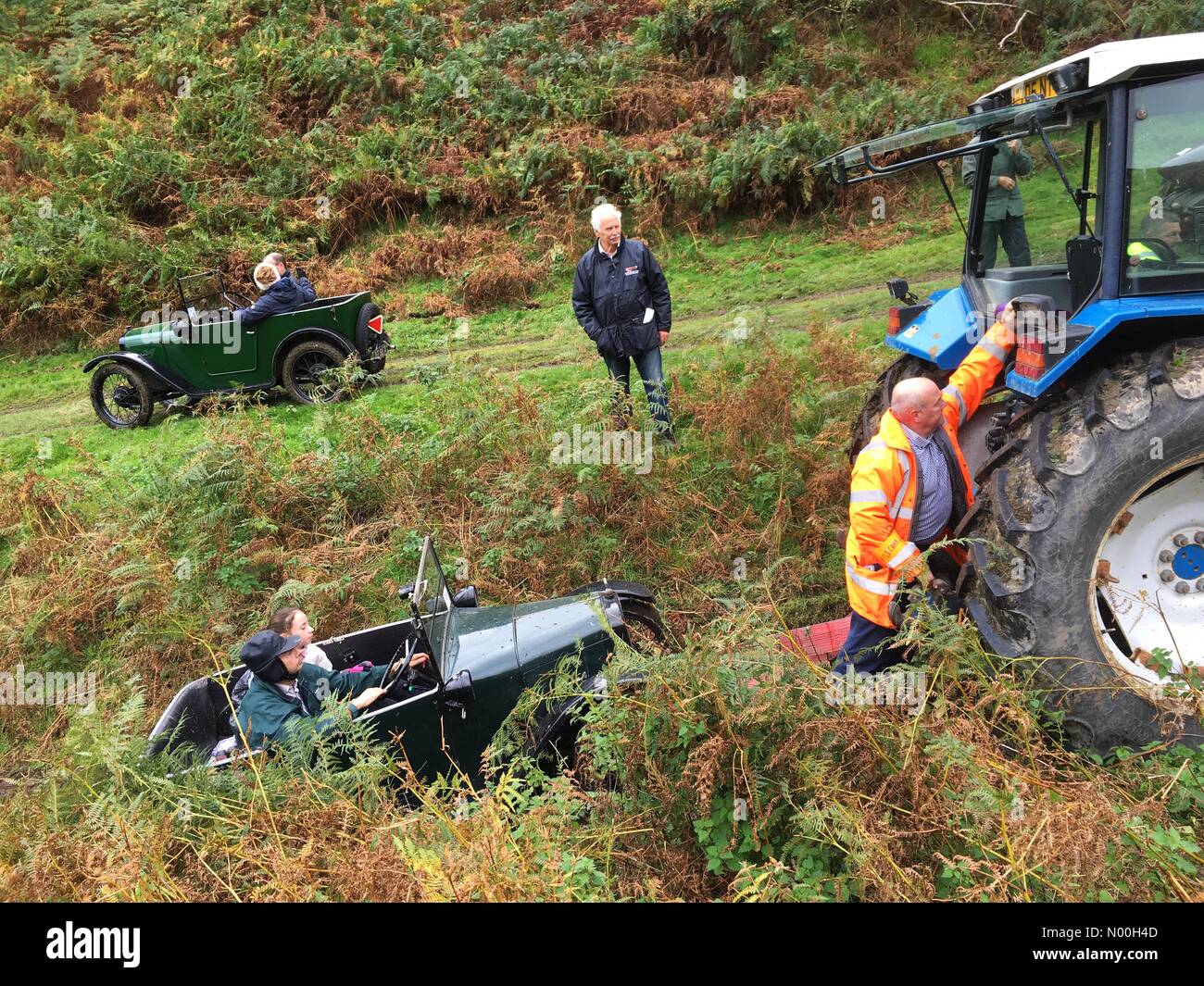 Powys, Großbritannien. Oktober 2017. Oldtimer Sports Car Club - Welsh Trials Powys - Samstag, 7. Oktober 2017 Oldtimer starteten in einer schlammigen und hügeligen Badlands Farm in der Nähe von New Radnor in Powys bei Bergwanderungen. Quelle: Steven May/StockimoNews/Alamy Live News Stockfoto