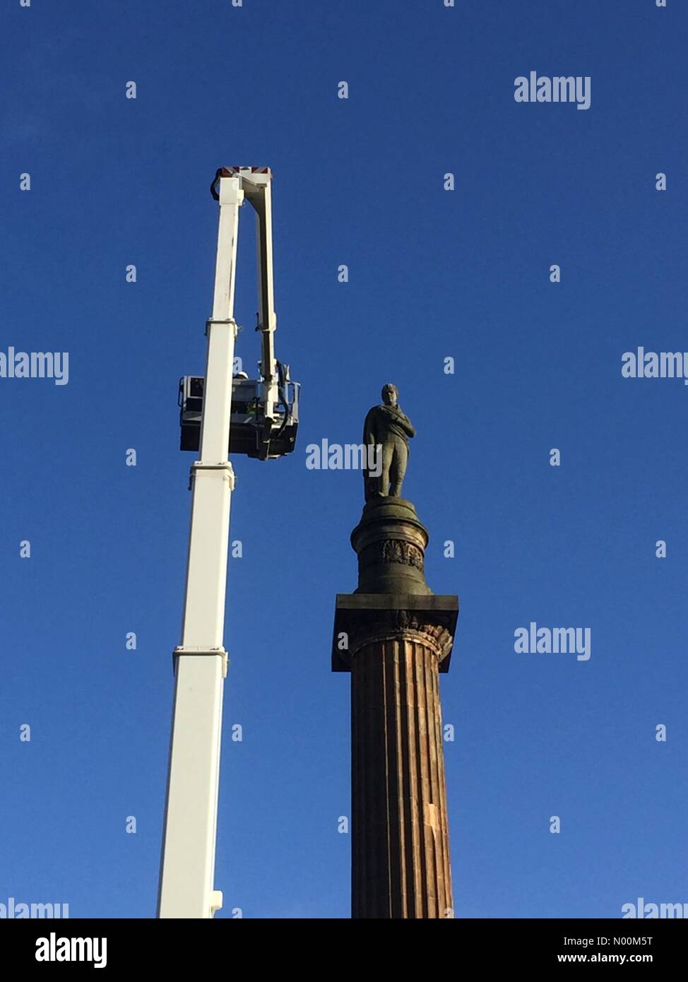 Glasgow, UK. 9. März, 2018. Glasgows Sir Walter Scott Monument erhält eine Inspektion und eine Feder heute reinigen. Credit: Hoyerman/StockimoNews/Alamy leben Nachrichten Stockfoto