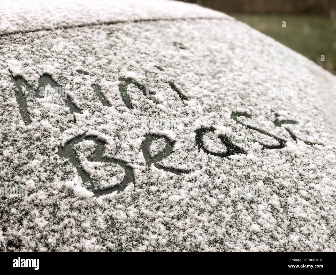 Godalming, Großbritannien, März 2018. Eine Band der schweren Schneefälle schlug die Home Counties heute Morgen. UK Wetter: Schneefall in Godalming, Surrey. Credit: jamesjagger/StockimoNews/Alamy leben Nachrichten Stockfoto