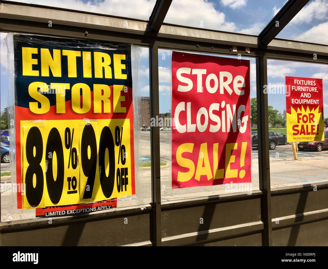 Brookfield, WI, USA. 28 Jun, 2018. Toys "R" Us Schließung, 28. Juni 2018, Brookfield, WI, Toys "R" Us Brookfield Lage schließt einen Tag vor der Schließung aller US-Standorte am Freitag, DianaJ/StockimoNews/Alamy Credit: Diana J./StockimoNews/Alamy leben Nachrichten Stockfoto