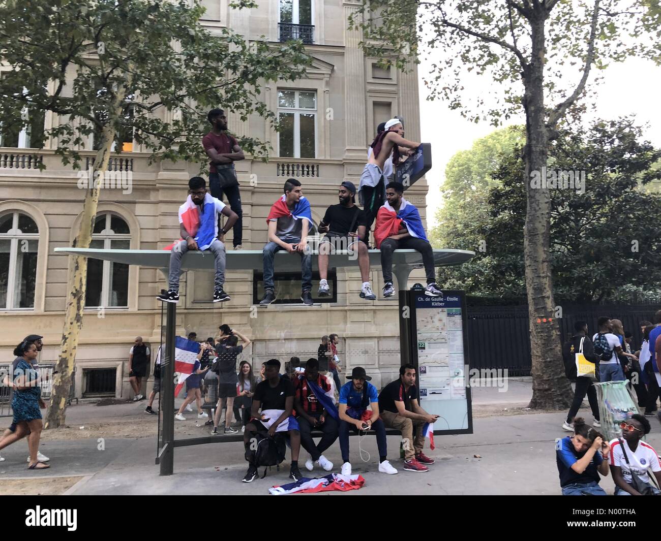 75116 Paris, Frankreich. Am 15. Juli 2018. Frankreich feier Wm Fußball Credit: wanja Bovajo/StockimoNews/Alamy leben Nachrichten Stockfoto