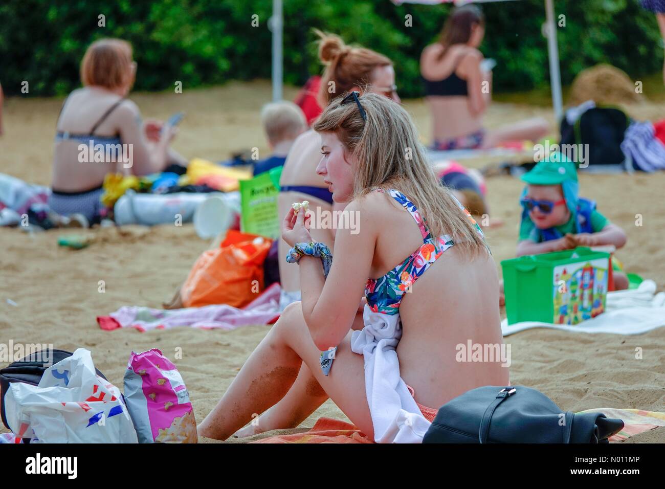 Farnham Surrey 5 Juli 2019 Uk Wetter Heiss Und Sonnig In Farnham Frensham Teiche Farnham 05 Juli 2019 Schon Warm Und Sonnig Wetter Uber Dem Hause Grafschaften Heute Die Menschen Geniessen Das