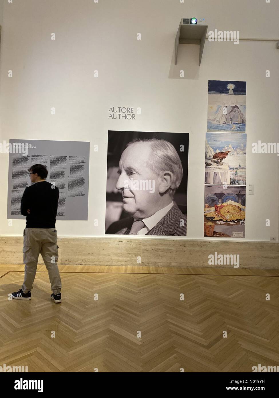 Rom, Italien. 27. Dezember 2023. Erste große Ausstellung, die JRR Tolkien in der National Gallery of Modern and Contemporary Art Rome gewidmet ist Credit: amer ghazzal/StockimoNews/Alamy Live News Stockfoto