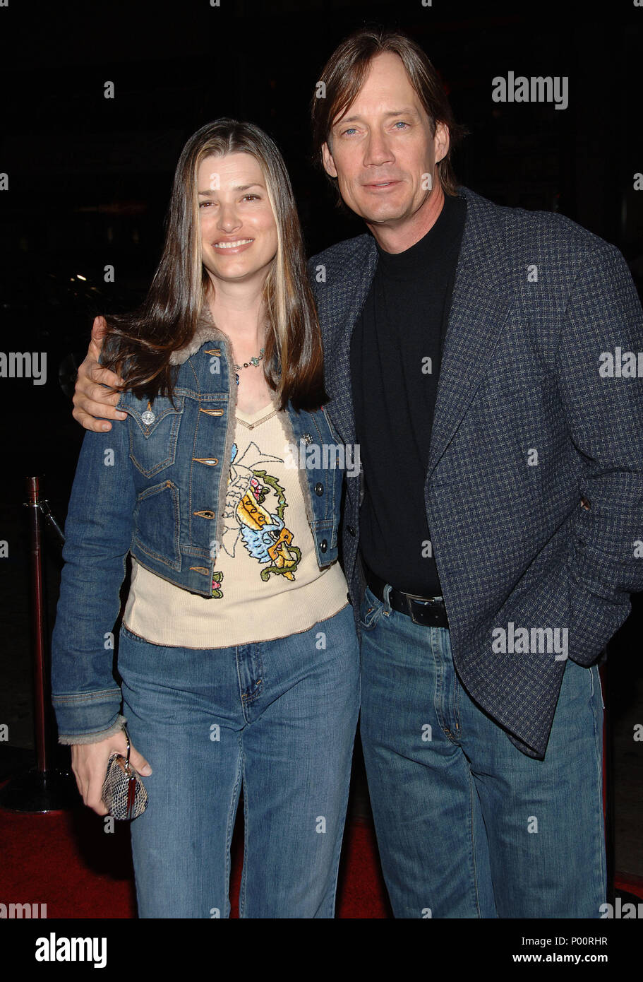Kevin Sorbo Und Frau Sam Ankommen An Der Firewall Premiere Auf Der Chinese Theatre In Los Angeles 2 Februar 2006 Sorbokevin Wifesam 008 Veranstaltung In Hollywood Leben Kalifornien Red Carpet Event