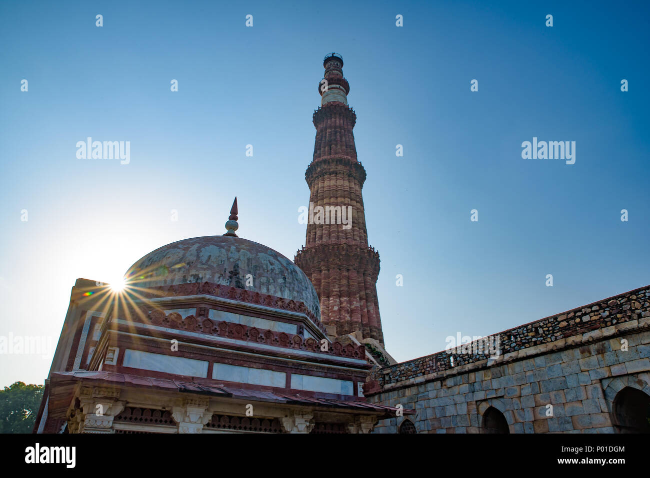 Qutb Minar bei Sonnenuntergang, Delhi, Indien Stockfoto