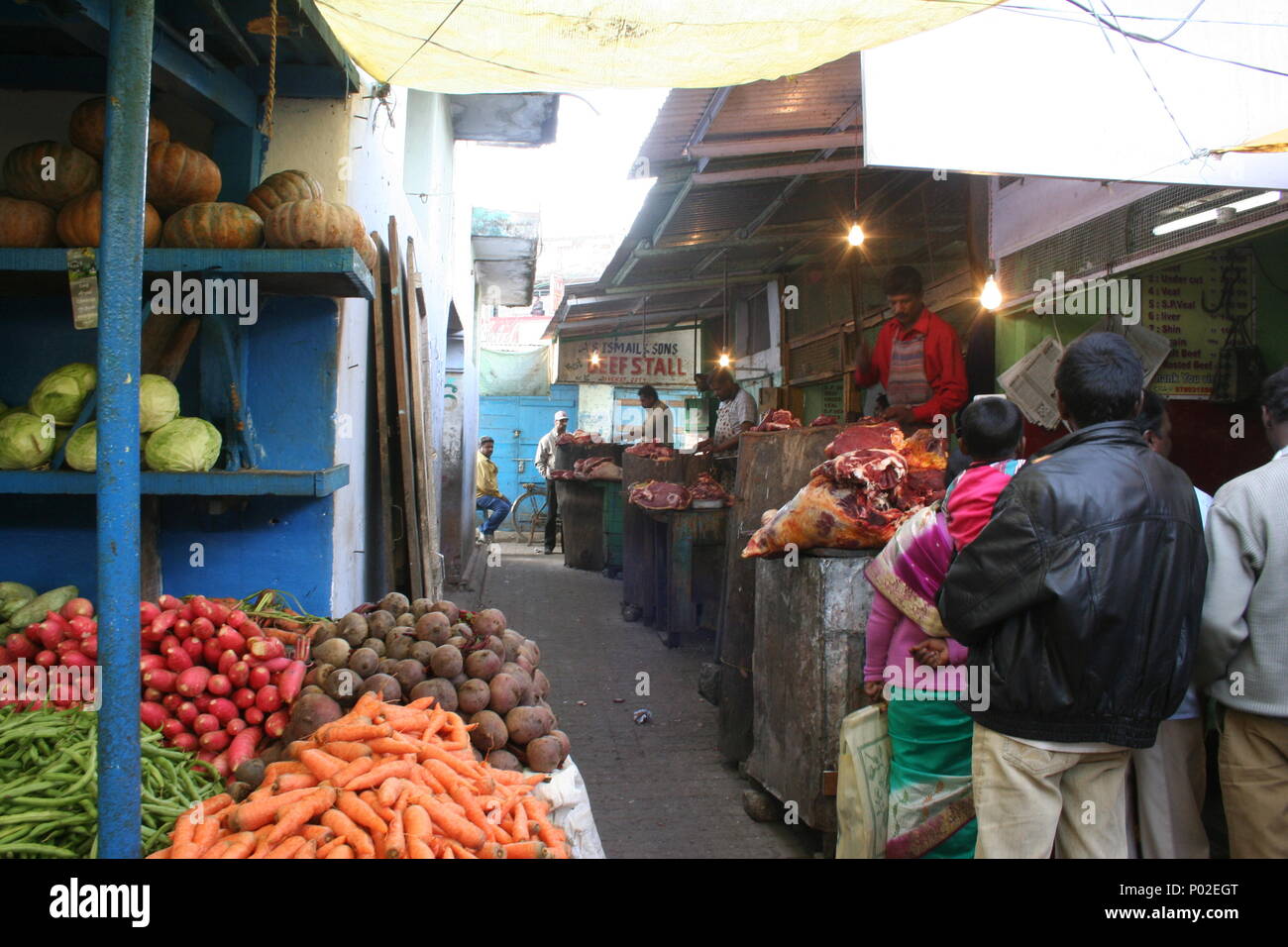 Fleisch von Metzger am Markt, Ooty, Indien vorbereitet Stockfoto