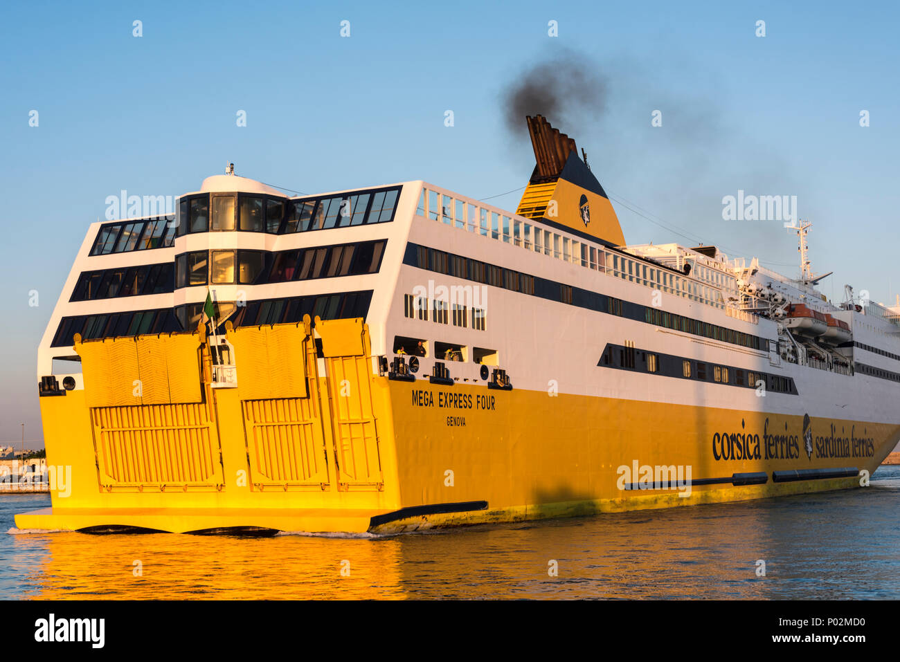 Mega Express 4 Fähre, Korsika Fähren, Sardinien Fähren, Livorno, Italien Stockfoto