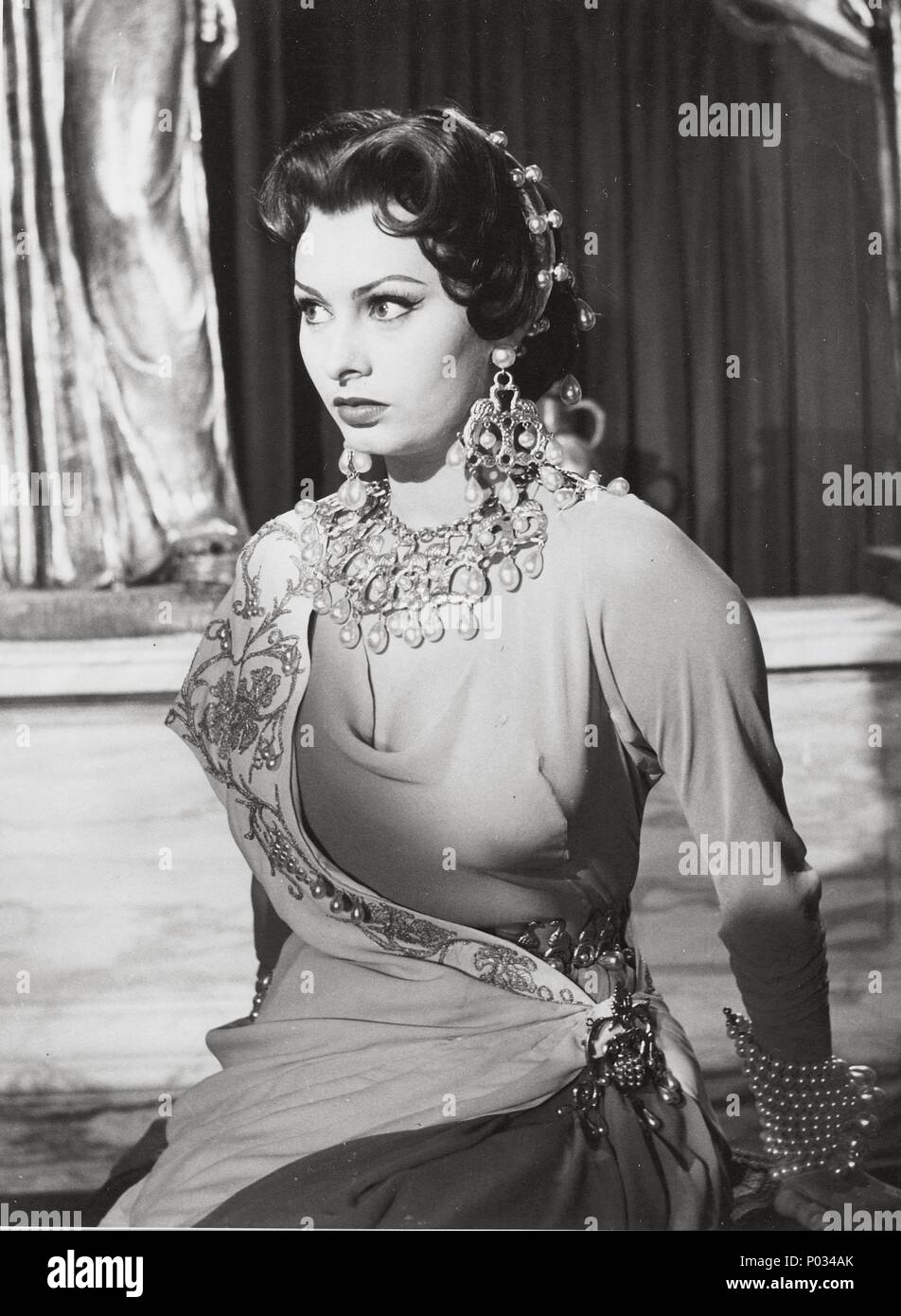 Sophia loren attila -Fotos und -Bildmaterial in hoher Auflösung – Alamy