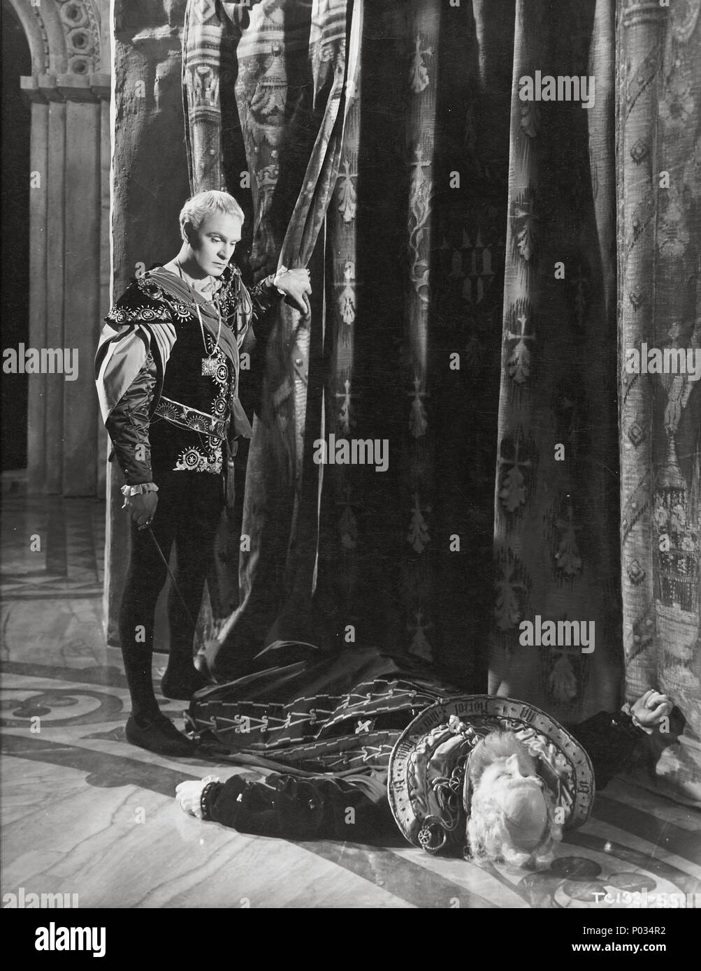 Original Film Titel: Hamlet. Englischer Titel: Hamlet. Regisseur: Laurence Olivier. Jahr: 1948. Stars: Laurence Olivier. Credit: Zwei Städte/Rang/Album Stockfoto