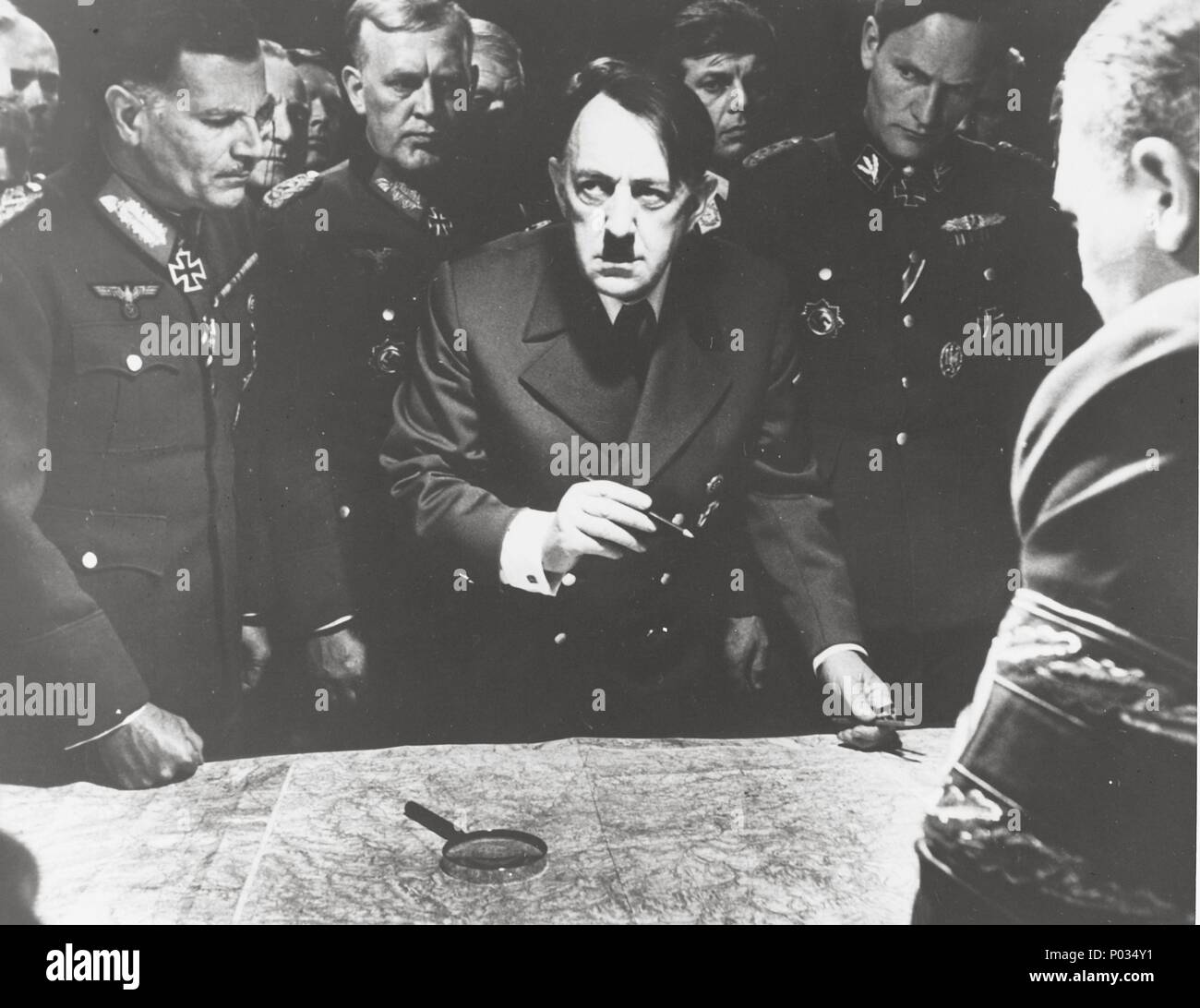 Original Film Titel: Hitler: DIE LETZTEN ZEHN TAGE. Englischer Titel: Hitler: DIE LETZTEN ZEHN TAGE. Regisseur: ENNIO DE CONCINI. Jahr: 1973. Stars: ADOLF HITLER; Alec Guinness. Quelle: Paramount Pictures/Album Stockfoto