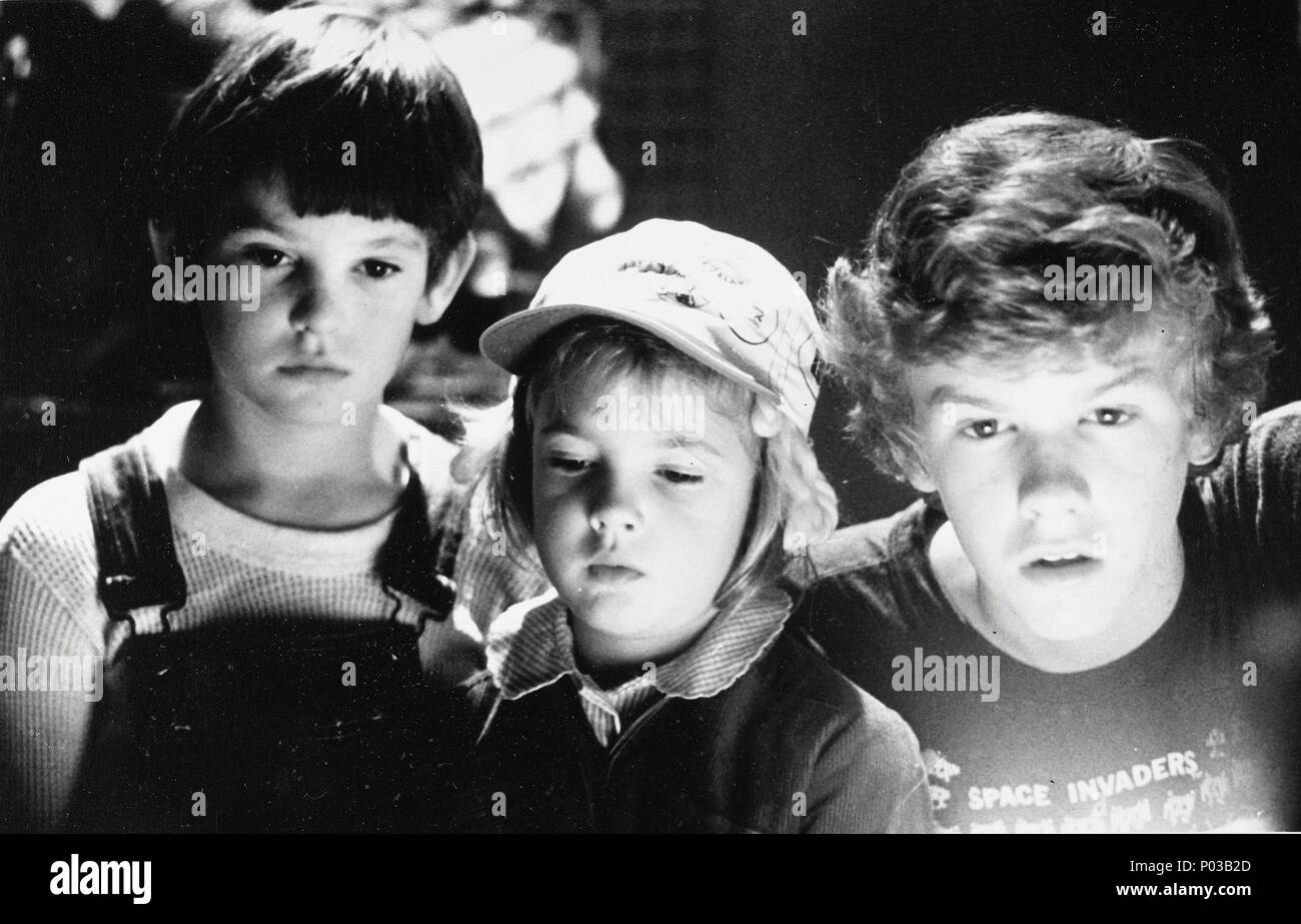 Original Film Titel: E.T. DER AUSSERIRDISCHEN. Englischer Titel: E.T. DER AUSSERIRDISCHEN. Regisseur: Steven Spielberg. Jahr: 1982. Stars: DREW BARRYMORE, Henry Thomas, Robert MACNAUGHTON. Quelle: UNIVERSAL PICTURES/Album Stockfoto
