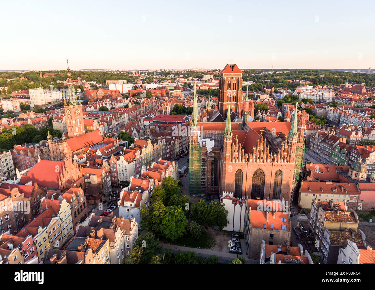 Antenne Danziger Altstadt Skyline mit Basilika Rathaus und Bürgerhäusern Stockfoto